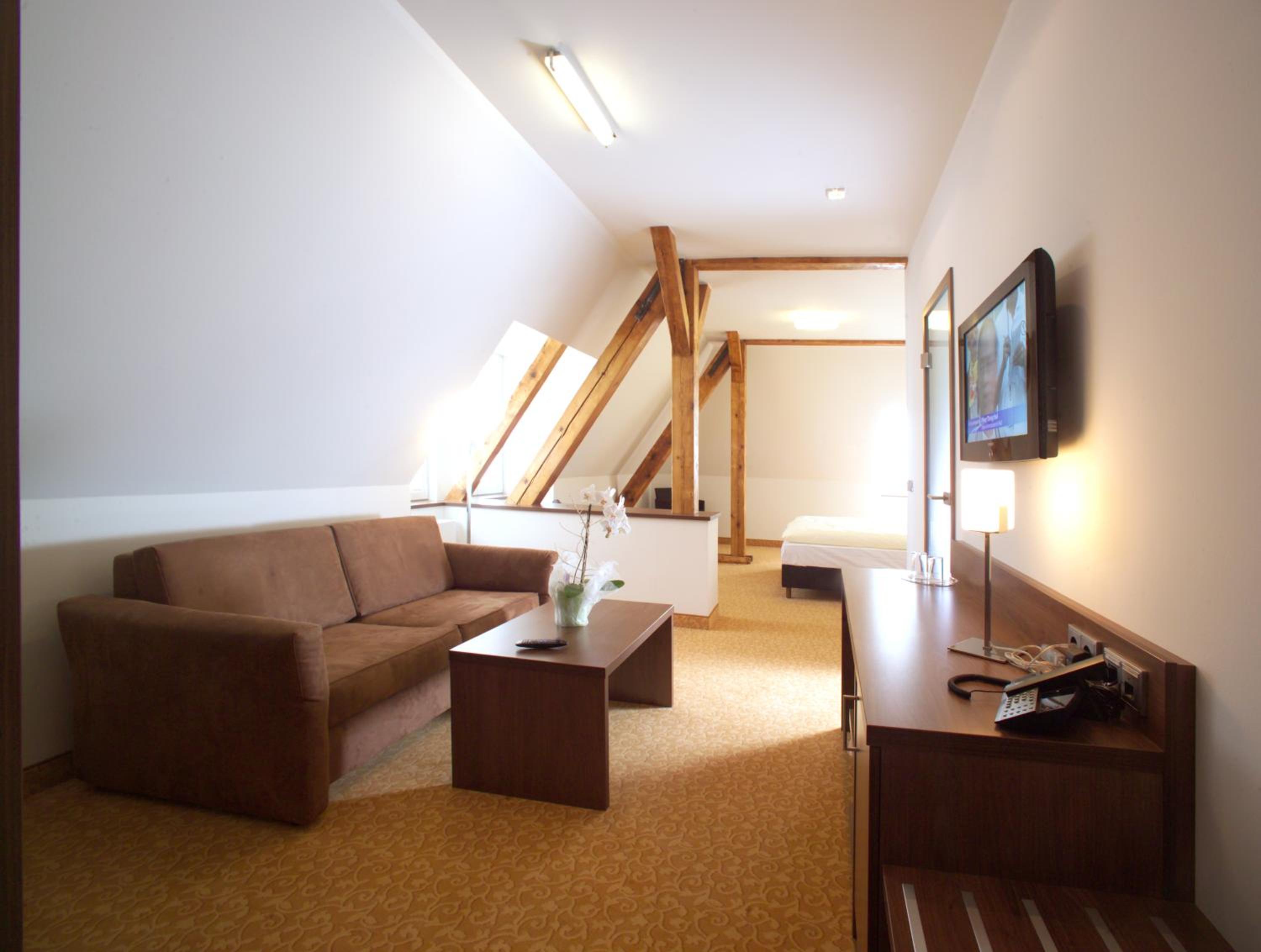 Suite - Photo 5