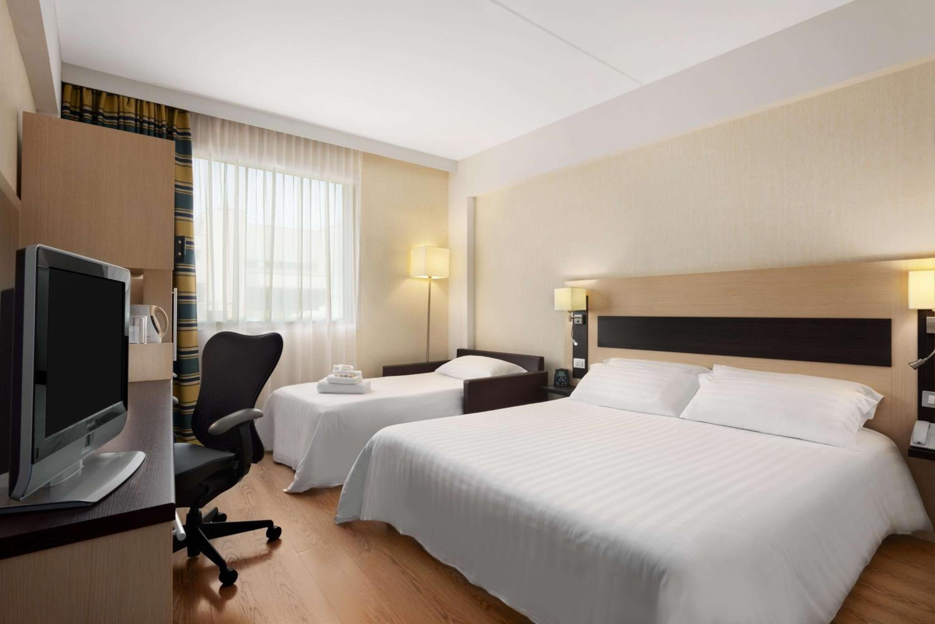 King Room with Sofa Bed