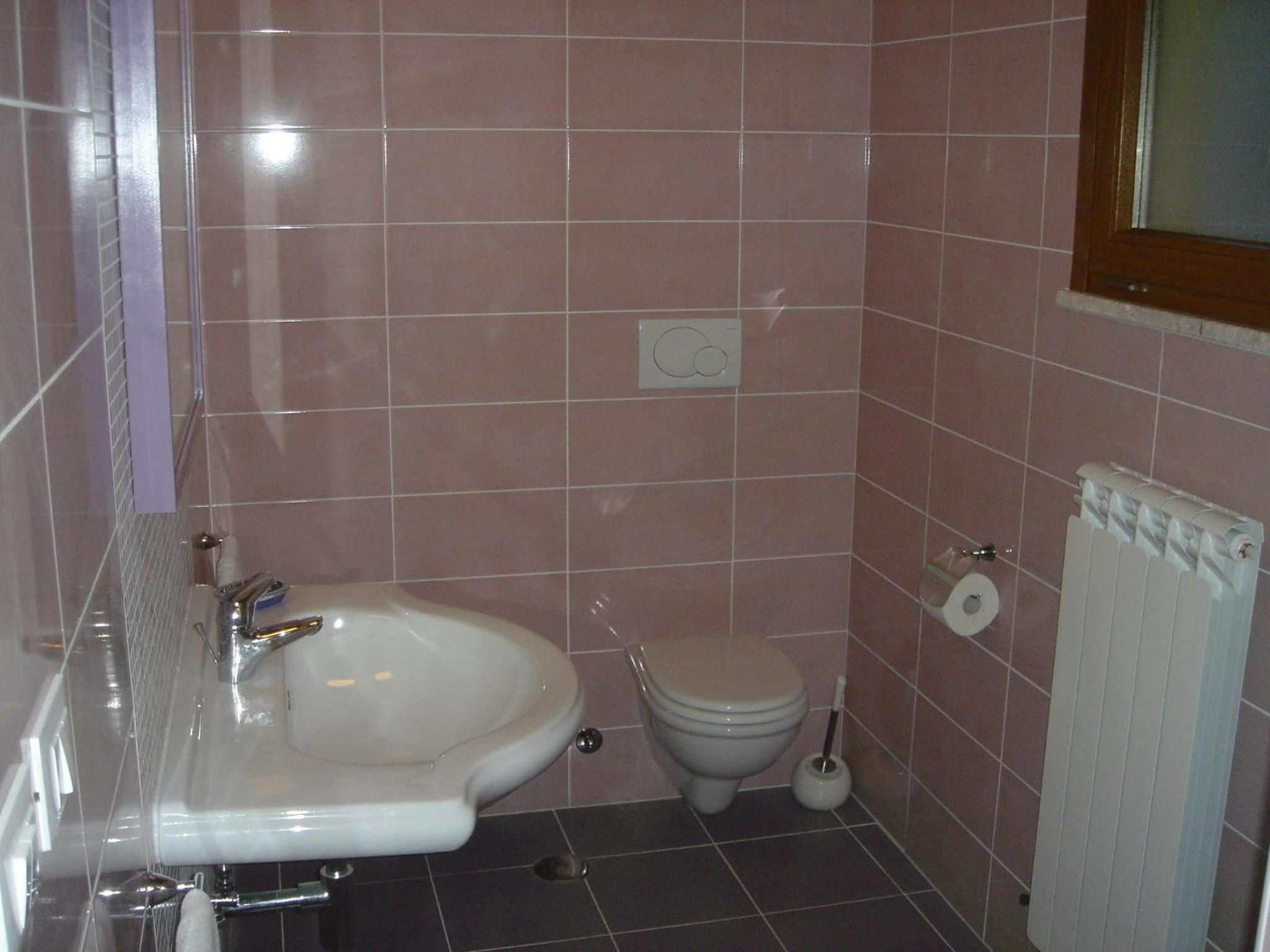 Twin Room - Photo 2