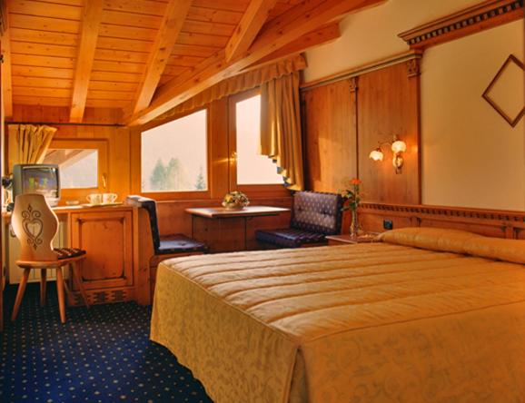 Deluxe Double or Twin Room with Mountain View - Photo 2