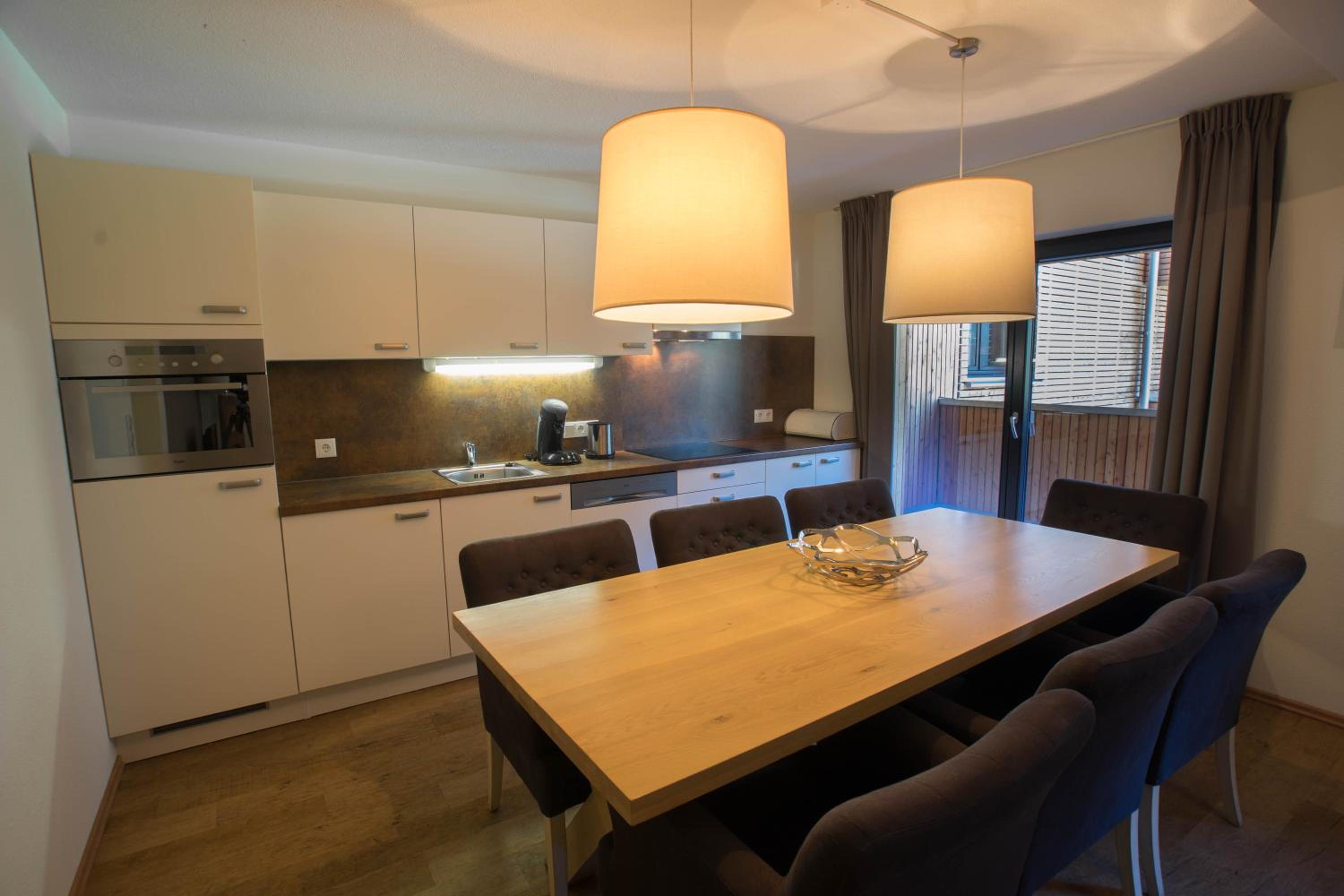 Apartment with Balcony photo 3