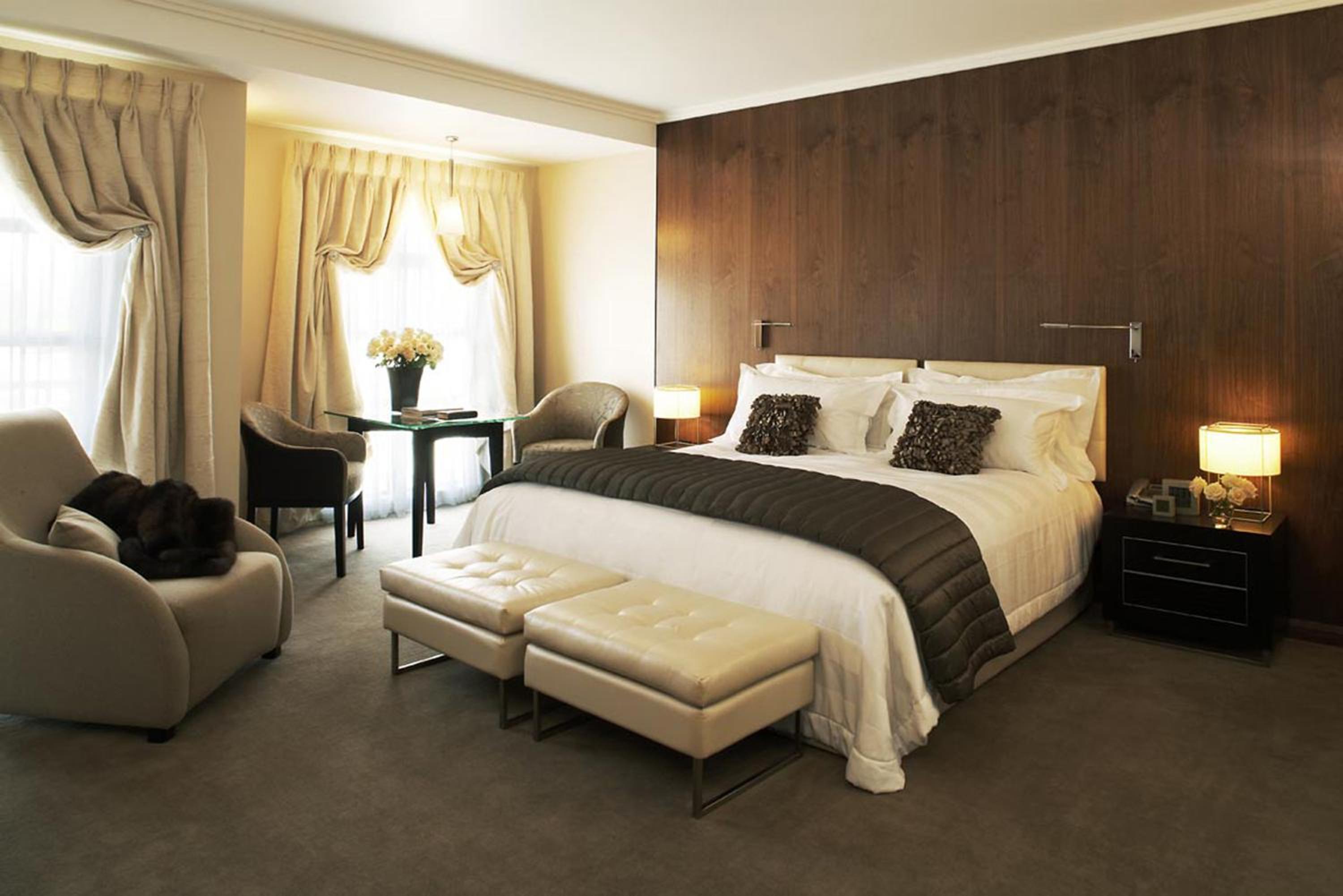 Luxury King Room with Balcony, Spa Bath and Executive Lounge Access - Photo 9