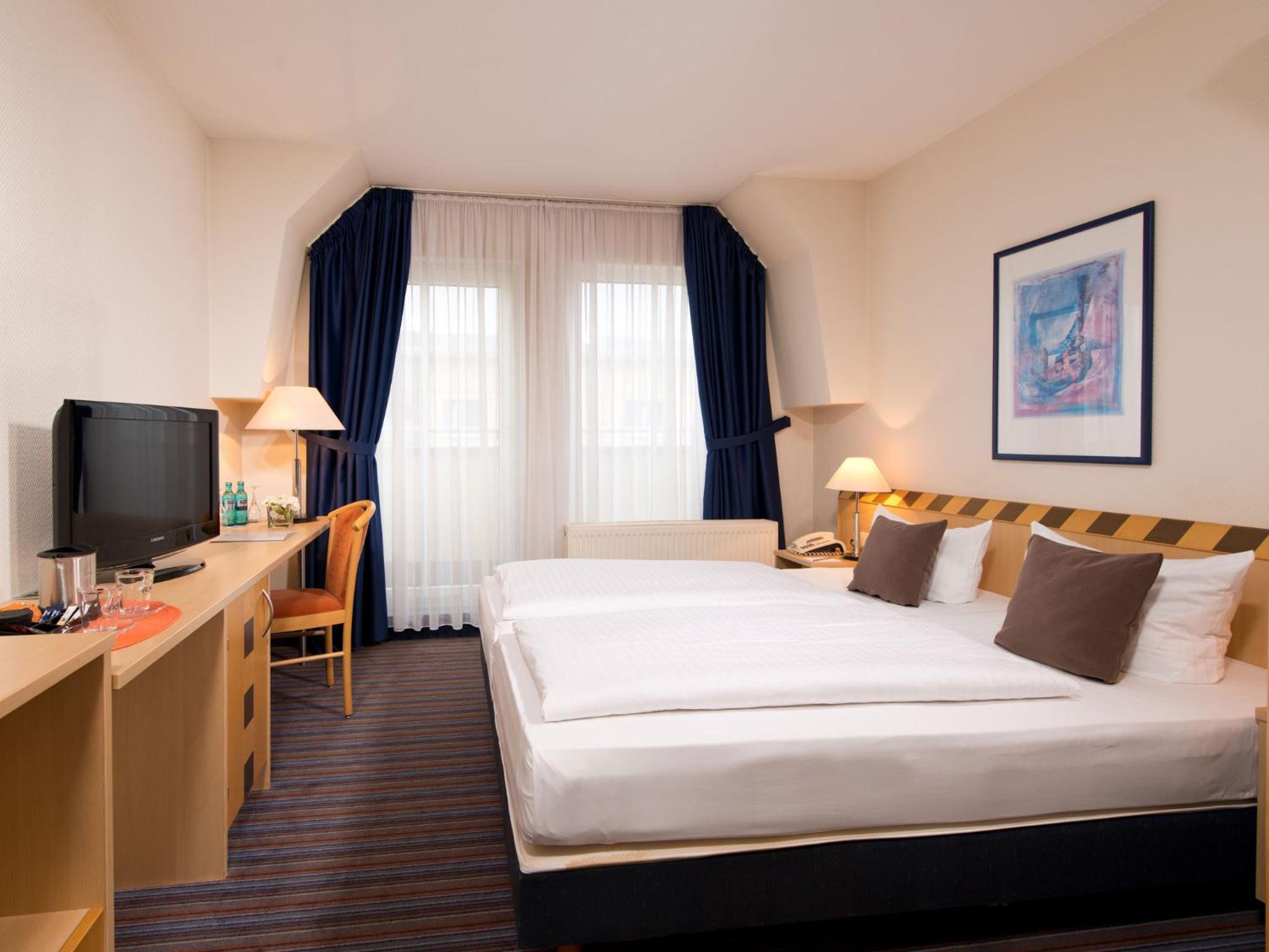 Business Double Room - Photo 1