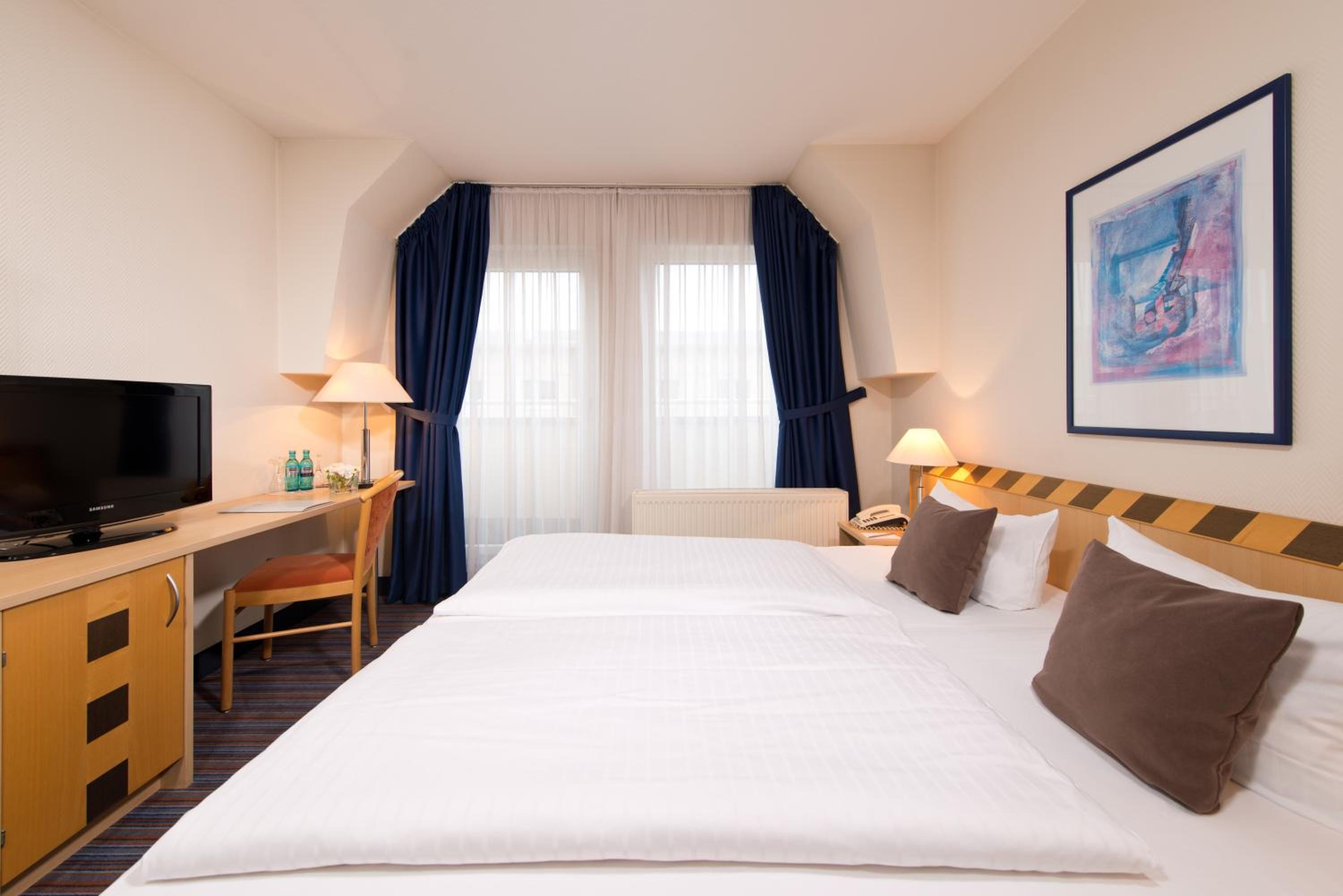 Business Double Room - Photo 4