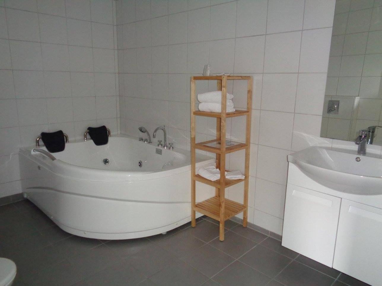 Suite - Photo 3
