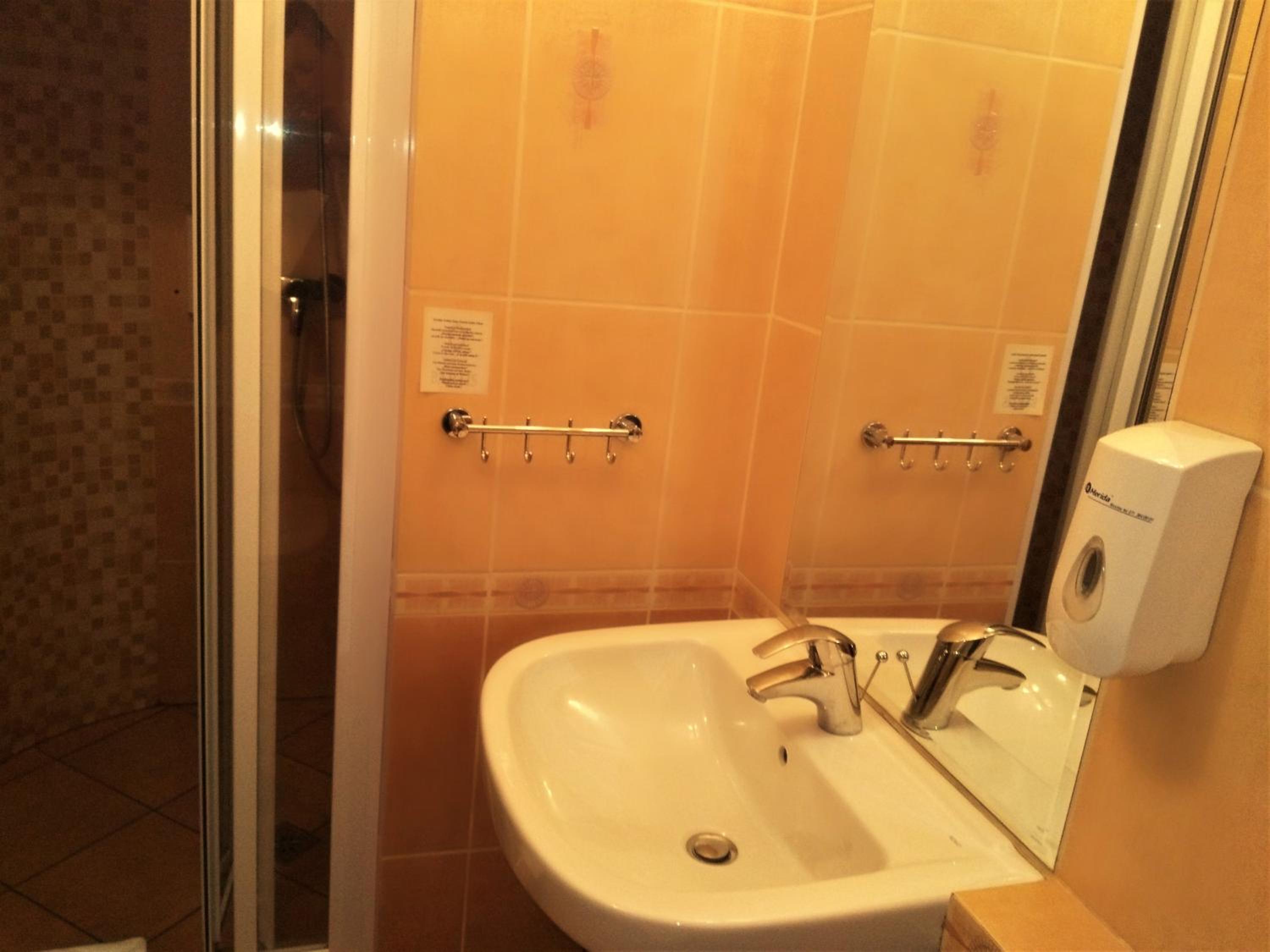 Comfort Triple Room - Photo 11