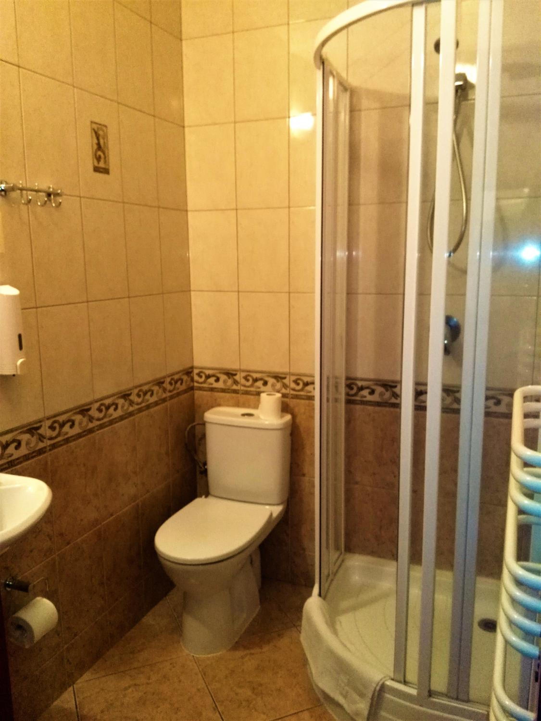 Standard Twin Room - Photo 5
