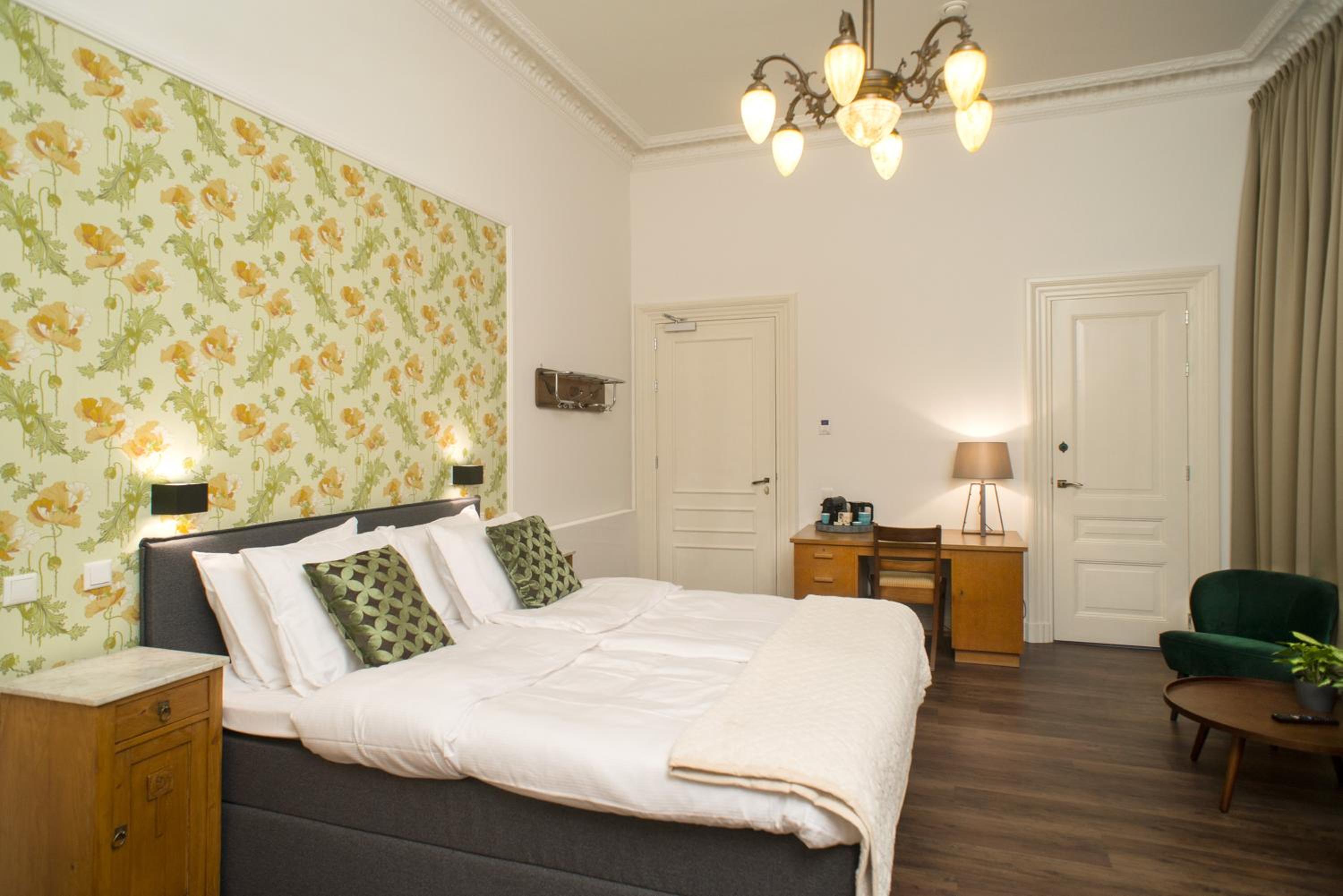 Deluxe Double Room with Balcony photo 2