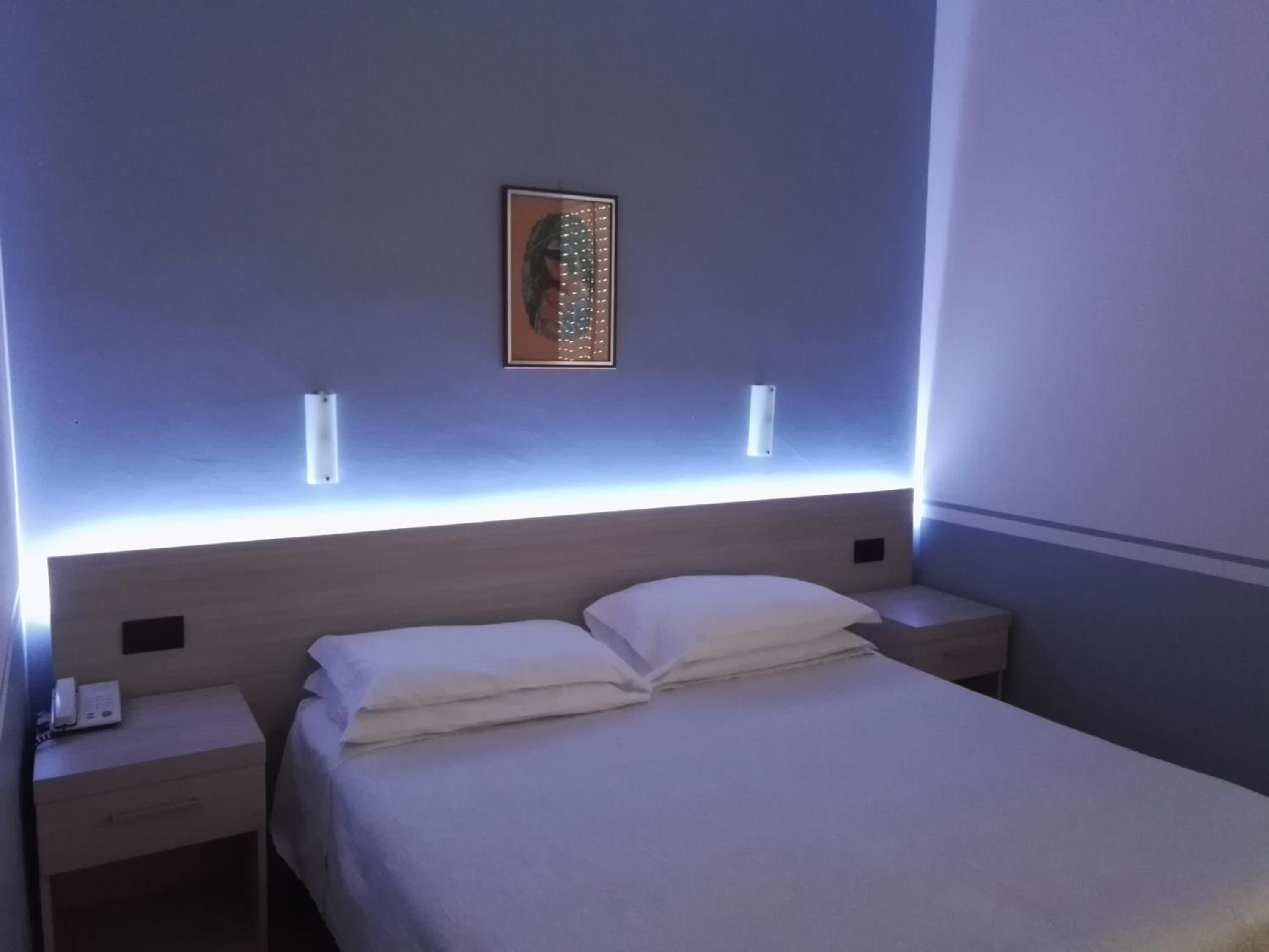 Double or Twin Room - Photo 14