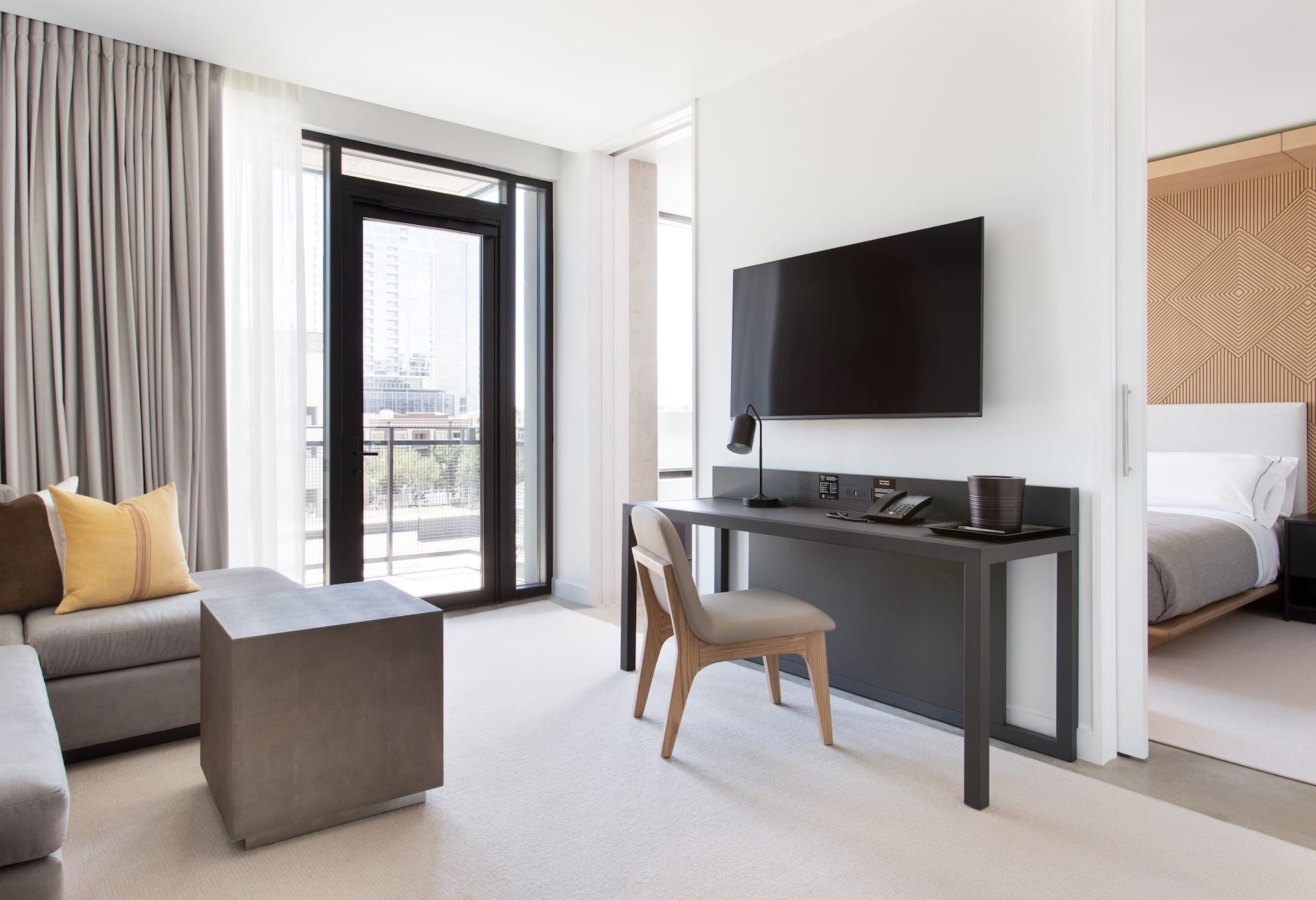 1 King Bed One Bedroom Suite W/balcony
