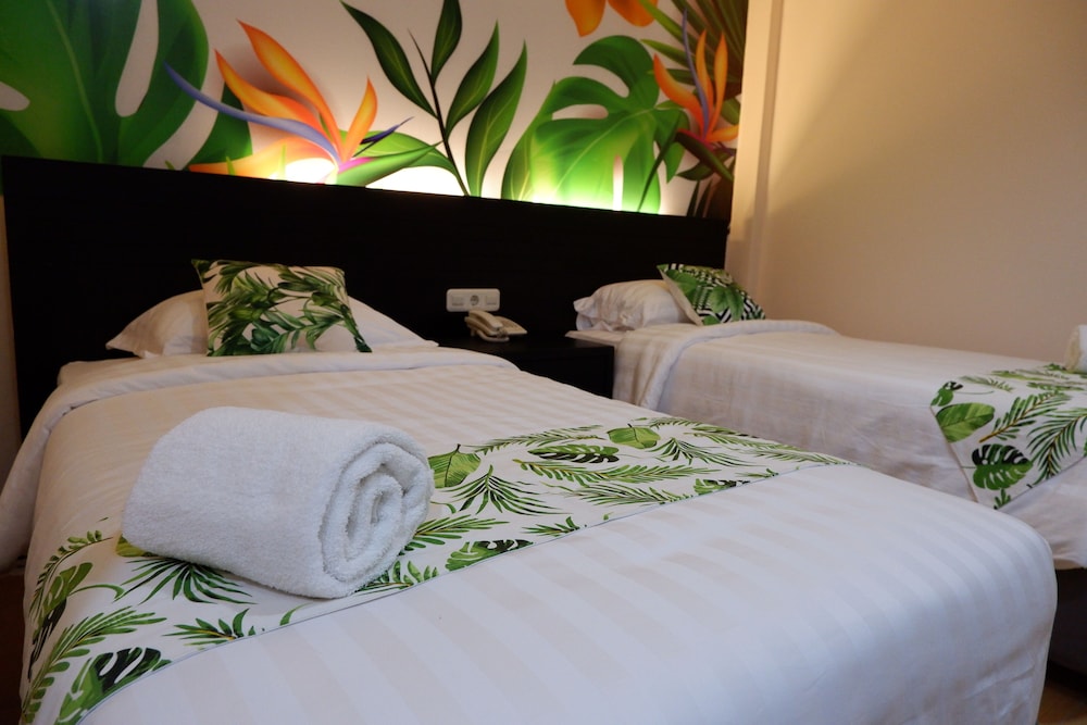 Deluxe Twin Room - Photo 1