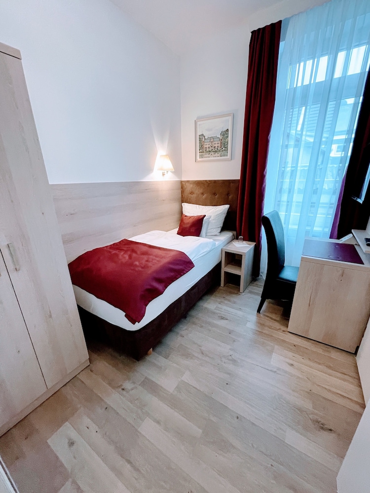 Economy Single Room photo 2