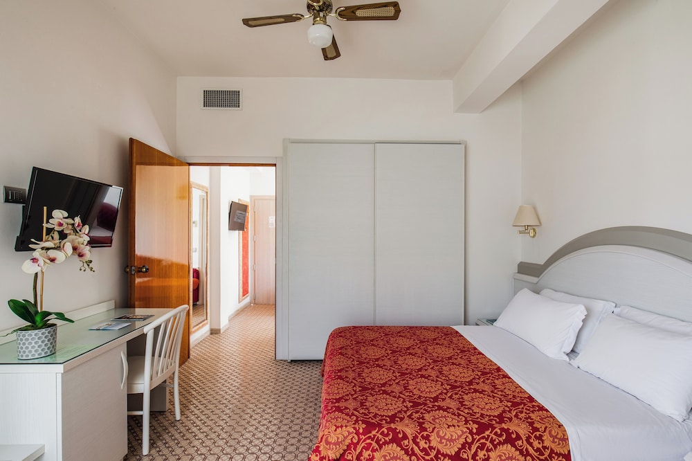 Triple Room, Balcony photo 3