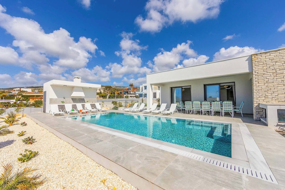 Villa (5 Bedrooms) photo 1