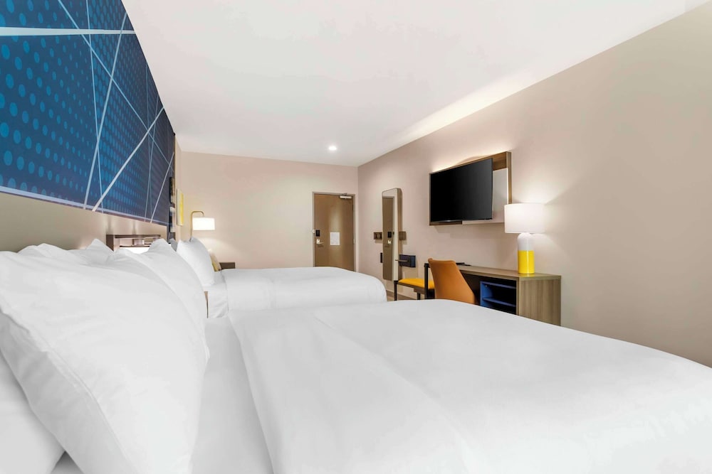 Suite, 2 Queen Beds, Accessible, Non Smoking photo 3
