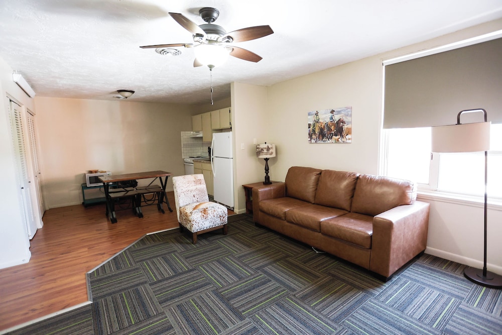 Standard Suite, 1 Bedroom photo 3