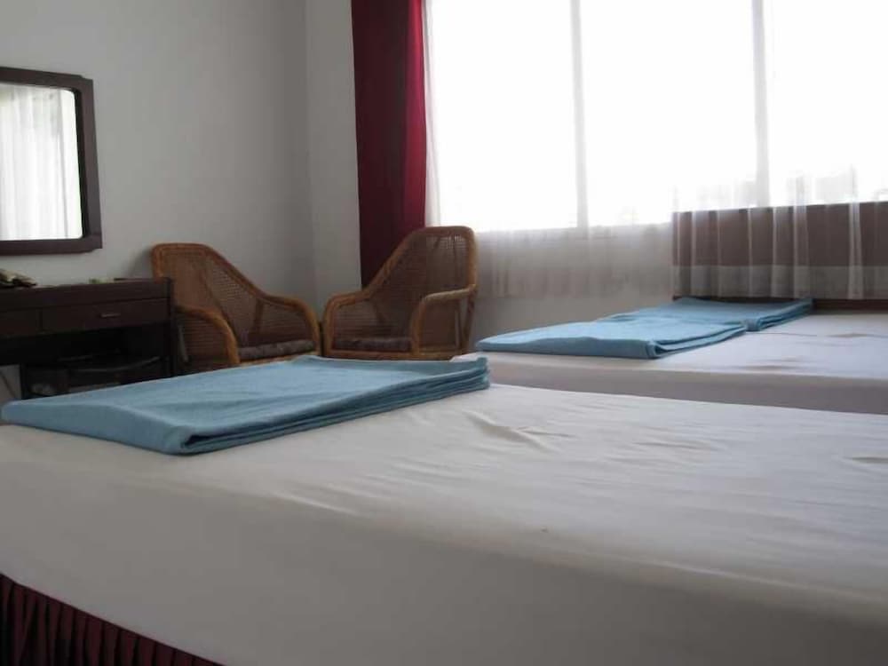 Deluxe Triple Room photo 2