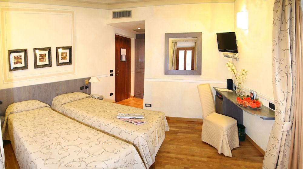 Double Room photo 3
