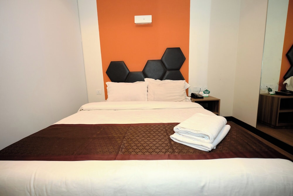 Deluxe Room, 1 Queen Bed - Photo 4