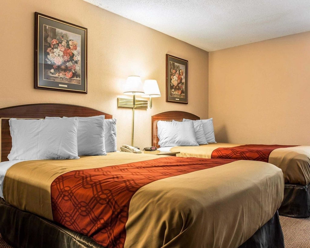 Standard Room, 2 Double Beds - Photo 4