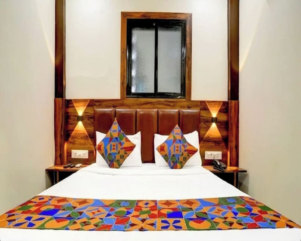 Deluxe Triple Room, City View photo 3