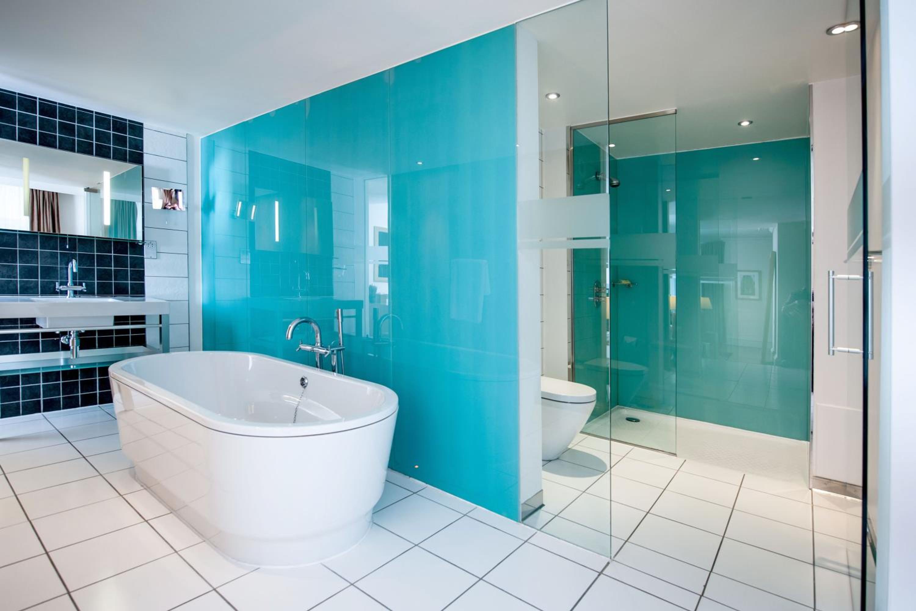 Luxury King Room - Photo 2