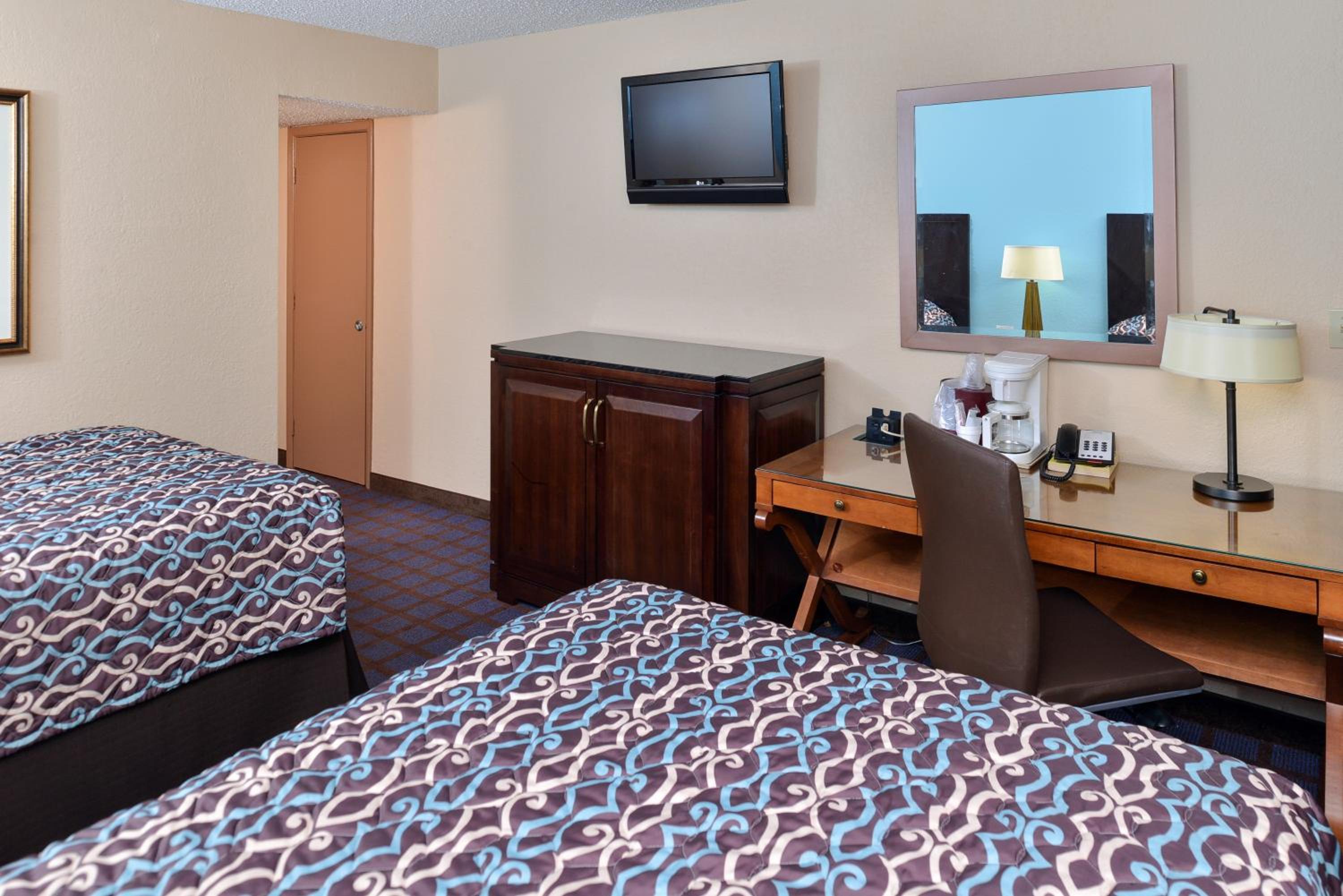 Double Room with Two Double Beds photo 3