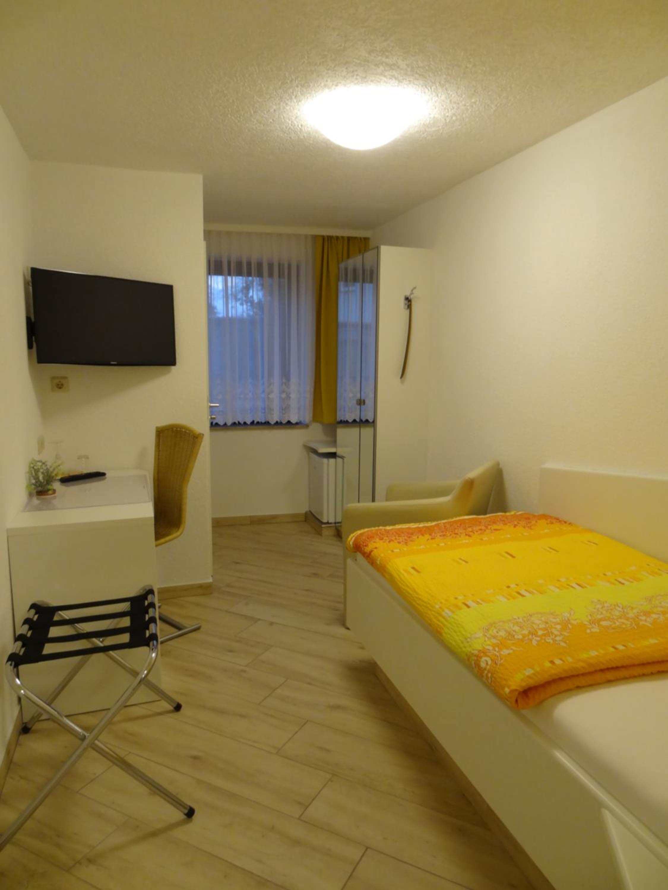 Single Room photo 3