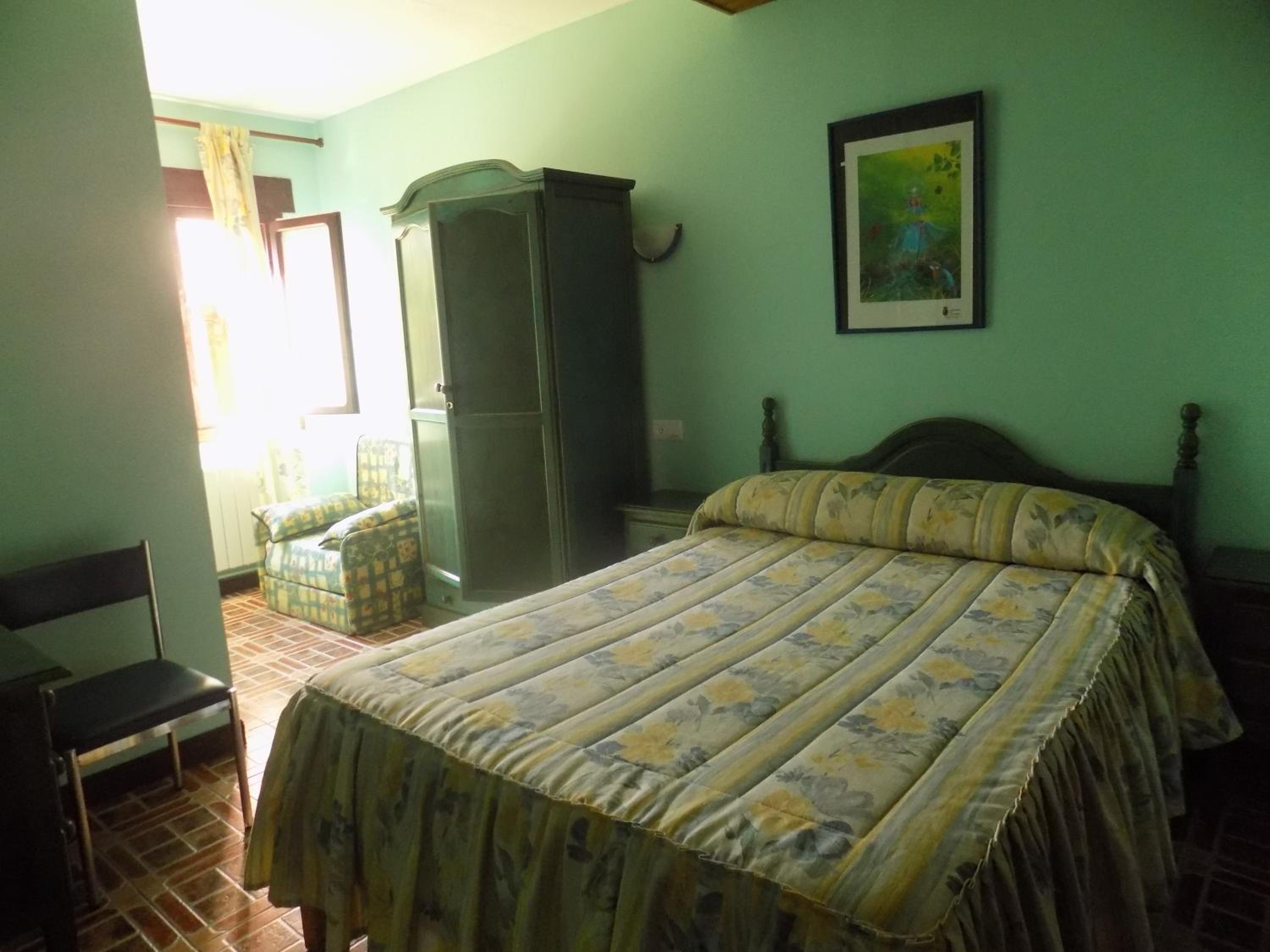 Double or Twin Room photo 3