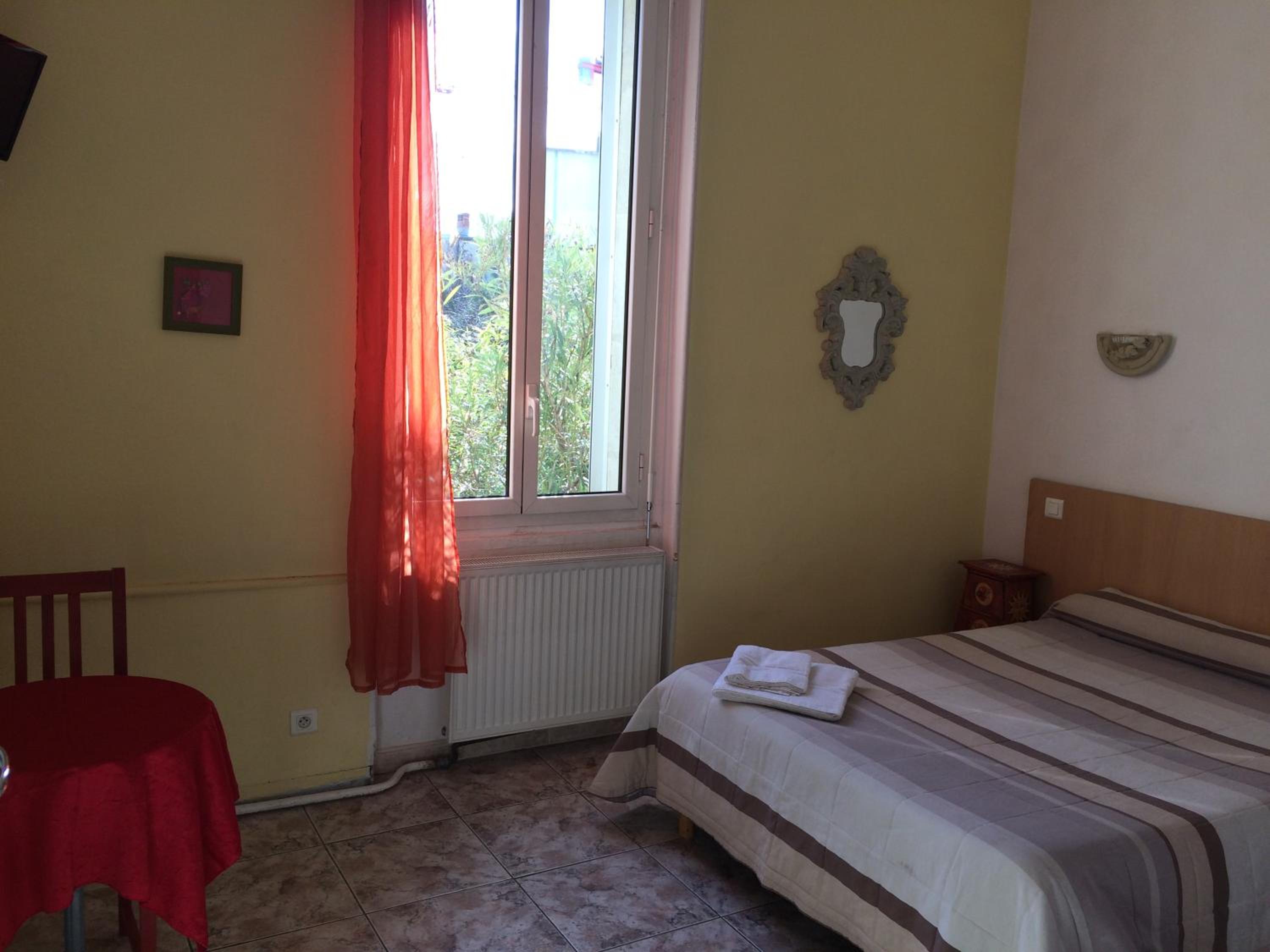 Double Room - Photo 6