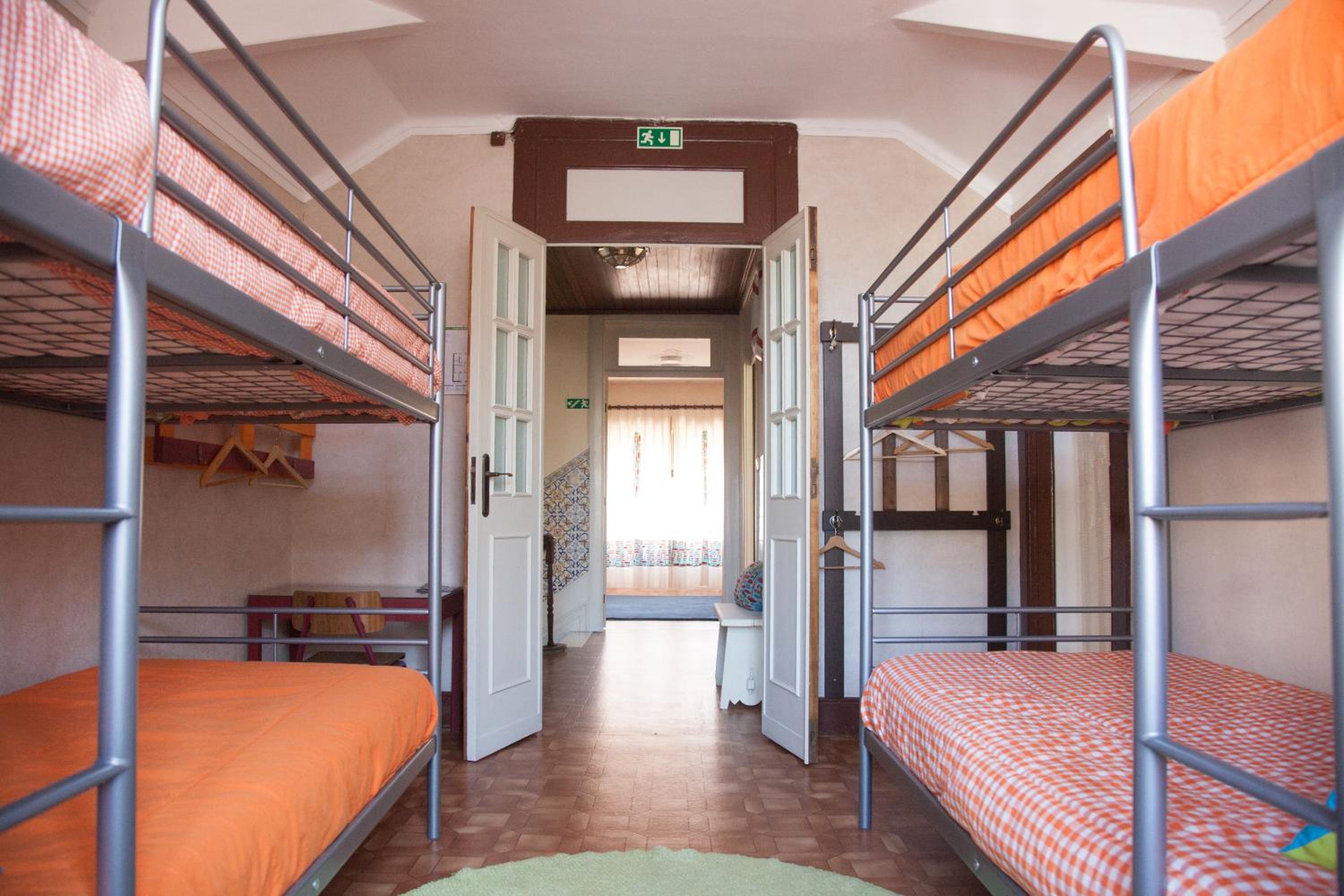 Bunk Bed in Mixed Dormitory Room