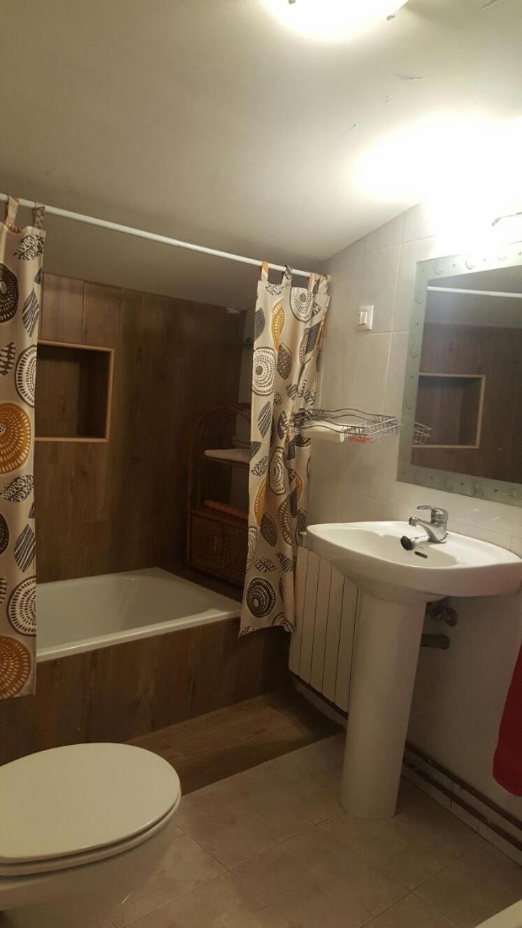 Quadruple Room with Private Bathroom photo 2