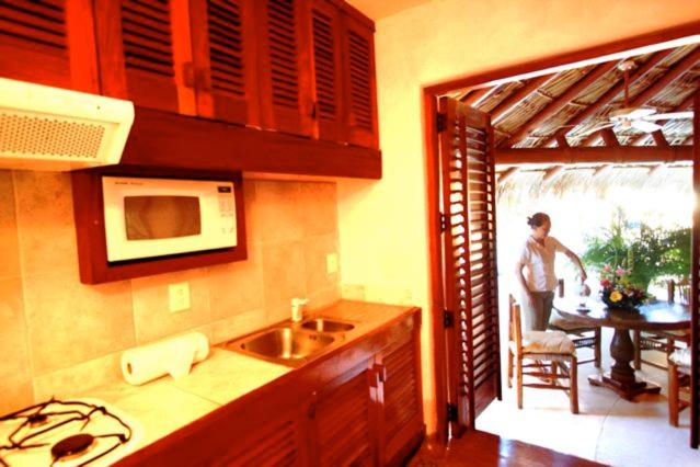 Standard King Room - Photo 4