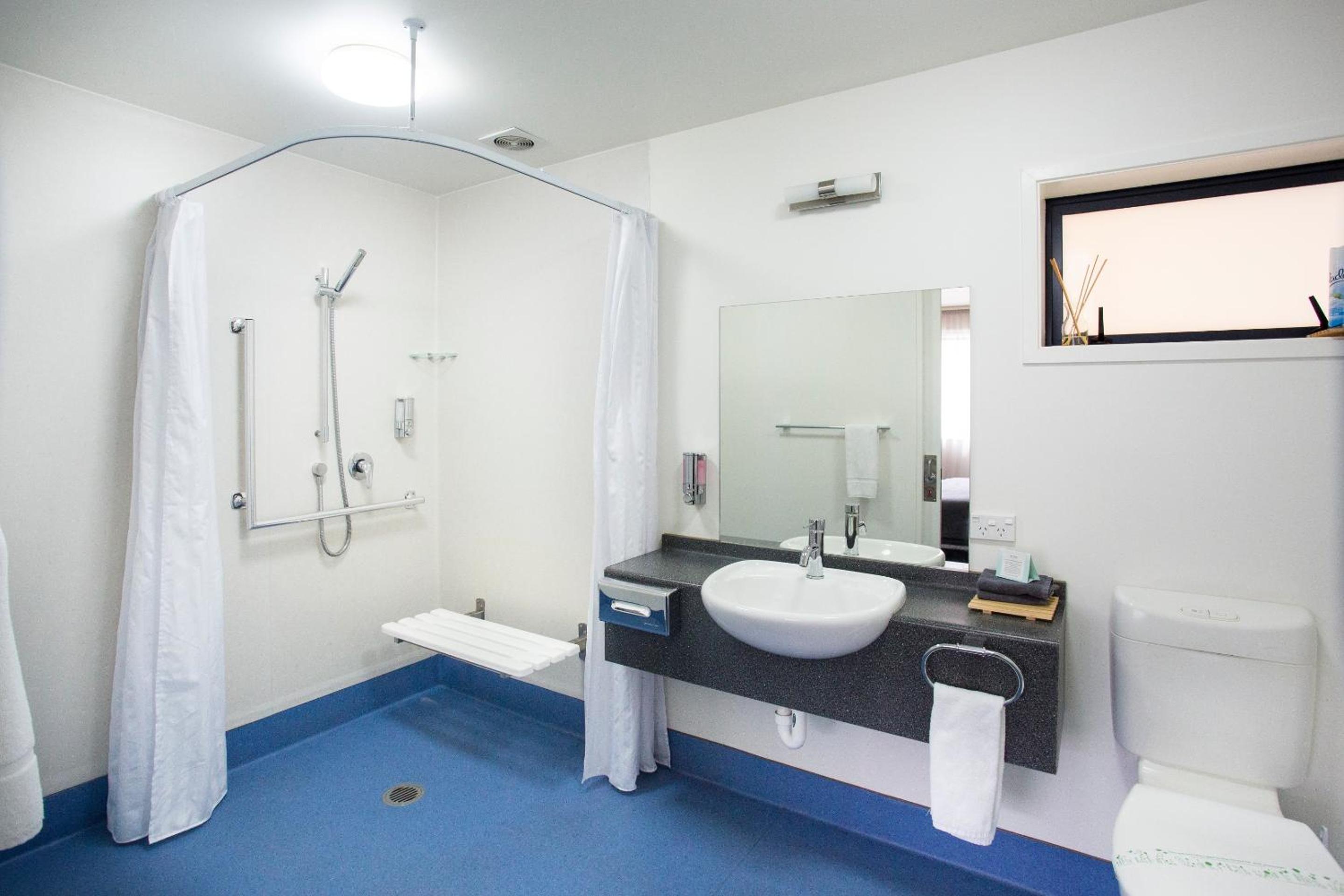 One-Bedroom Apartment with Courtyard View  photo 3