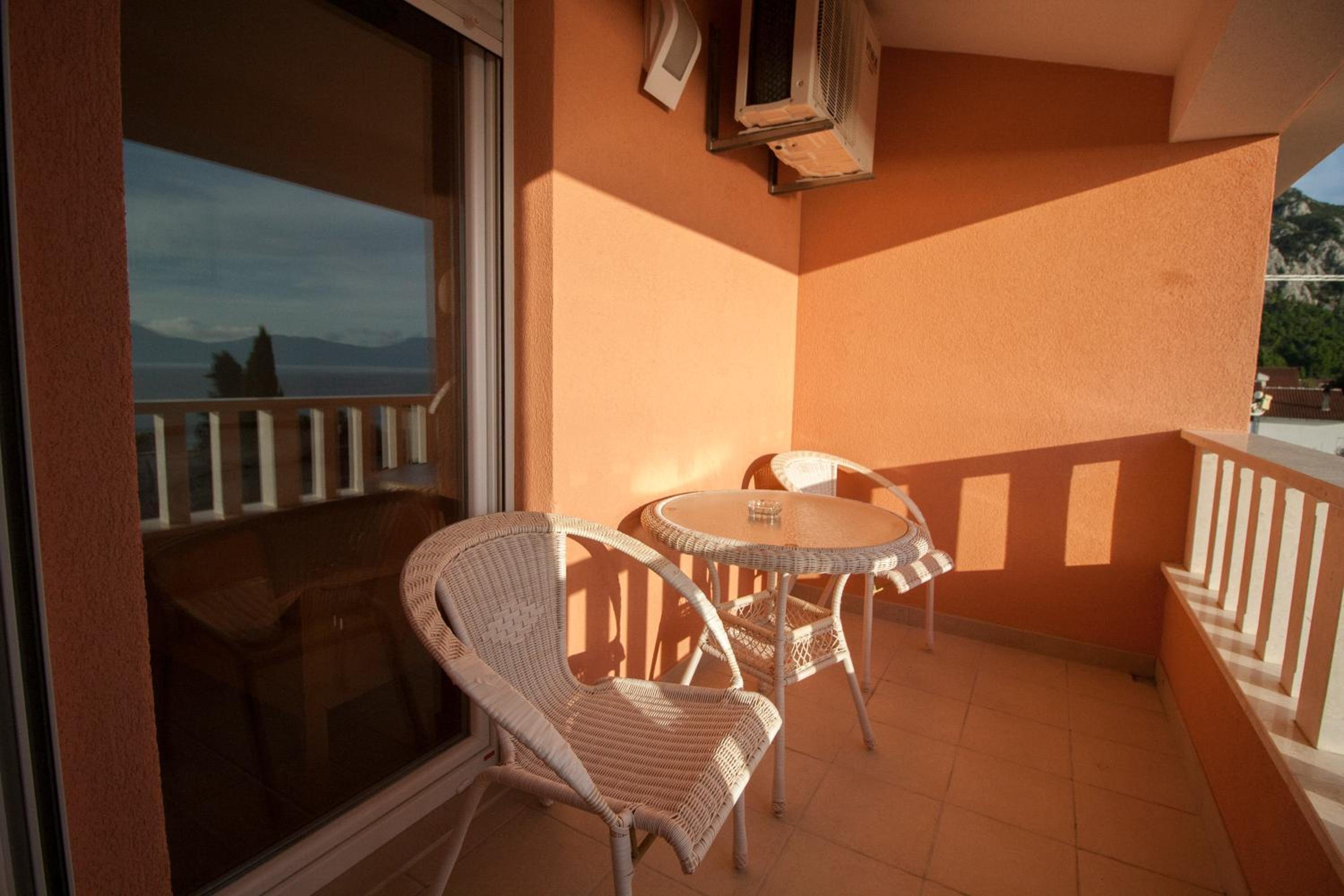 Apartment with Balcony photo 1