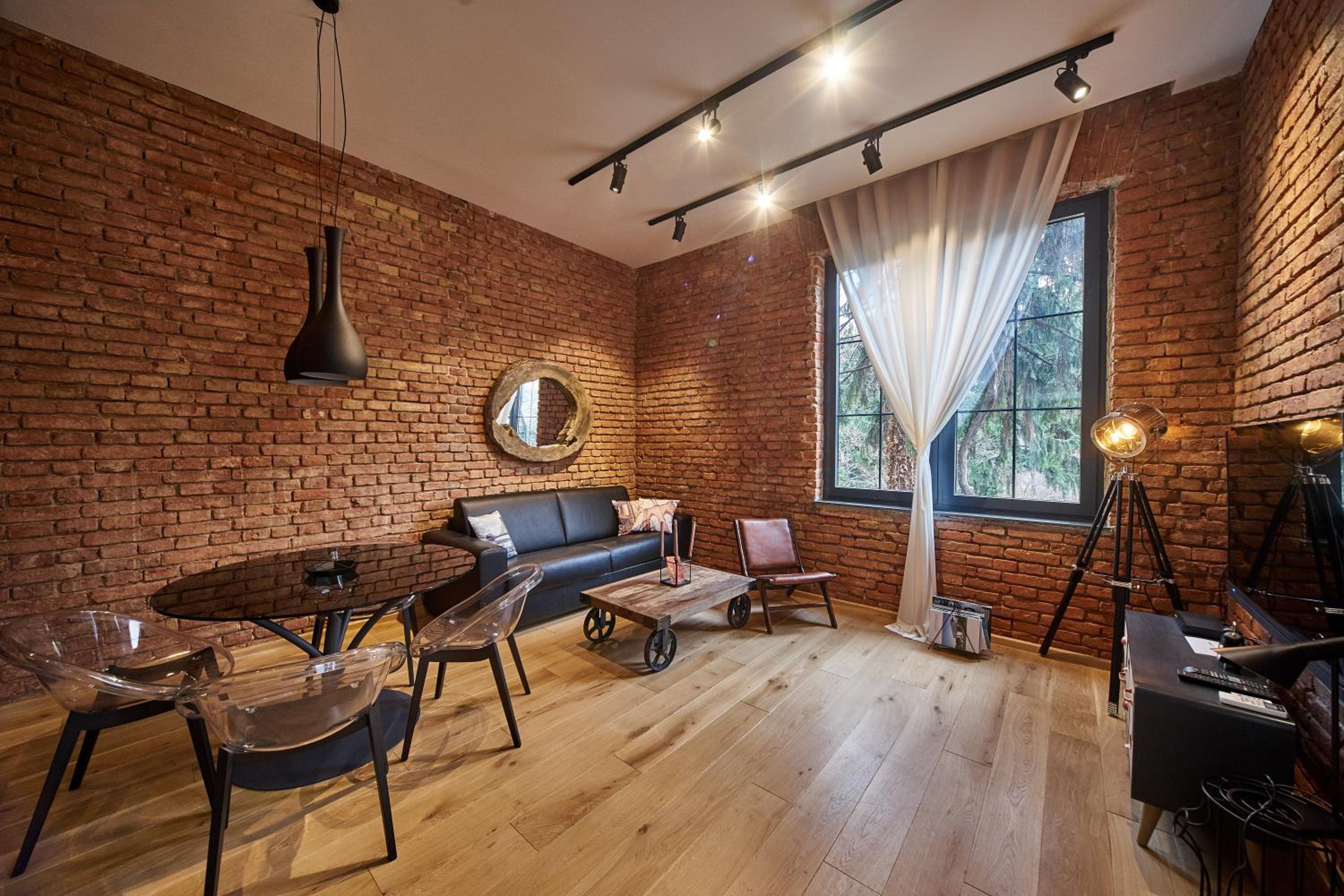Apartment with Terrace - Photo 14