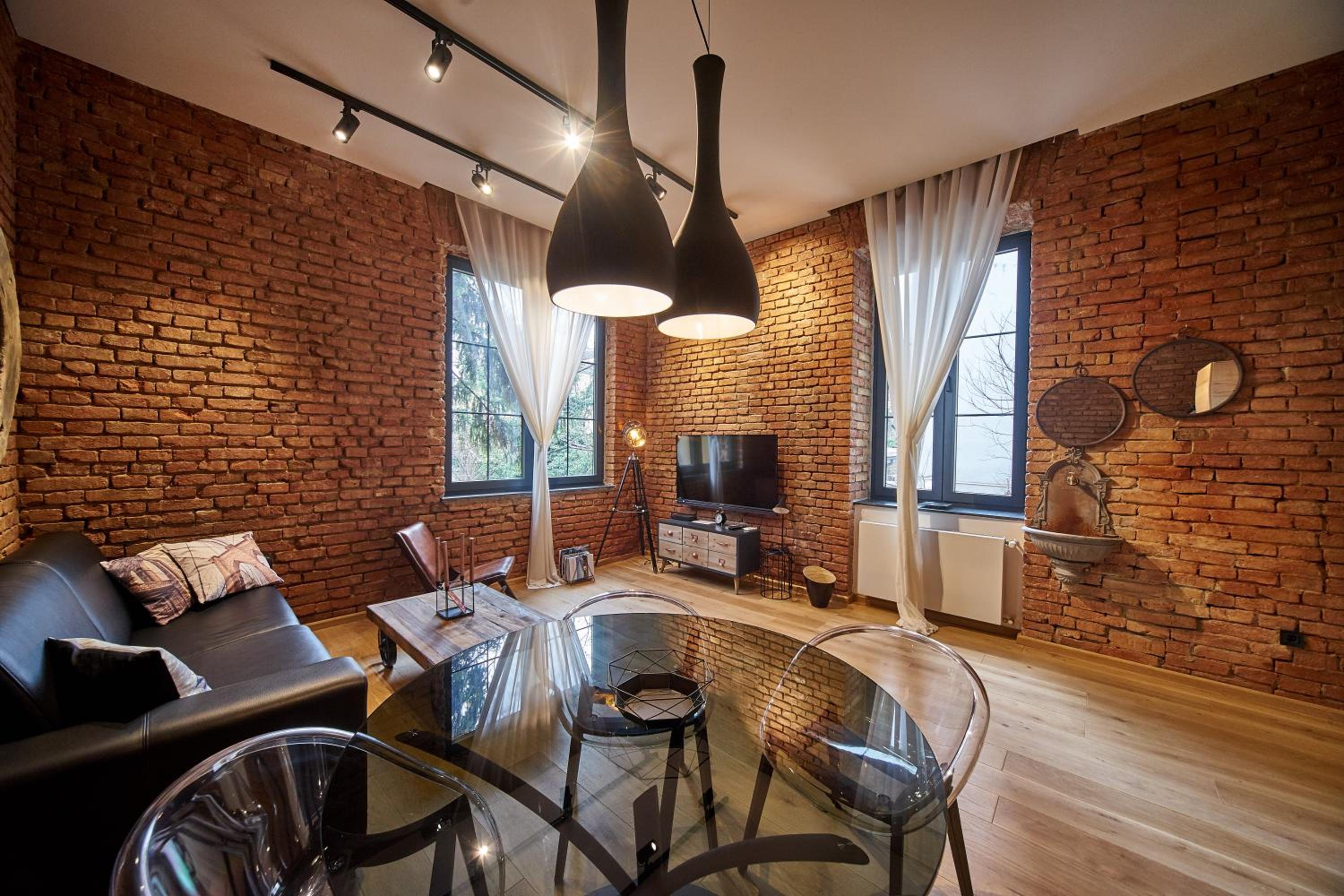 Apartment with Terrace - Photo 1
