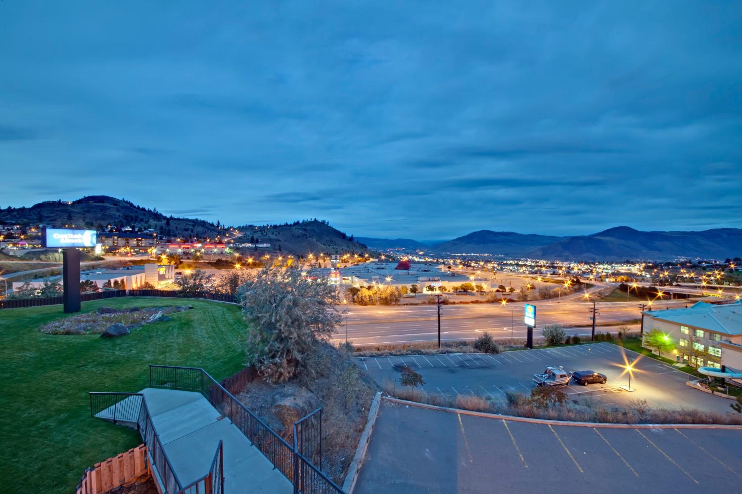 Coast King with Valley View - Photo 3