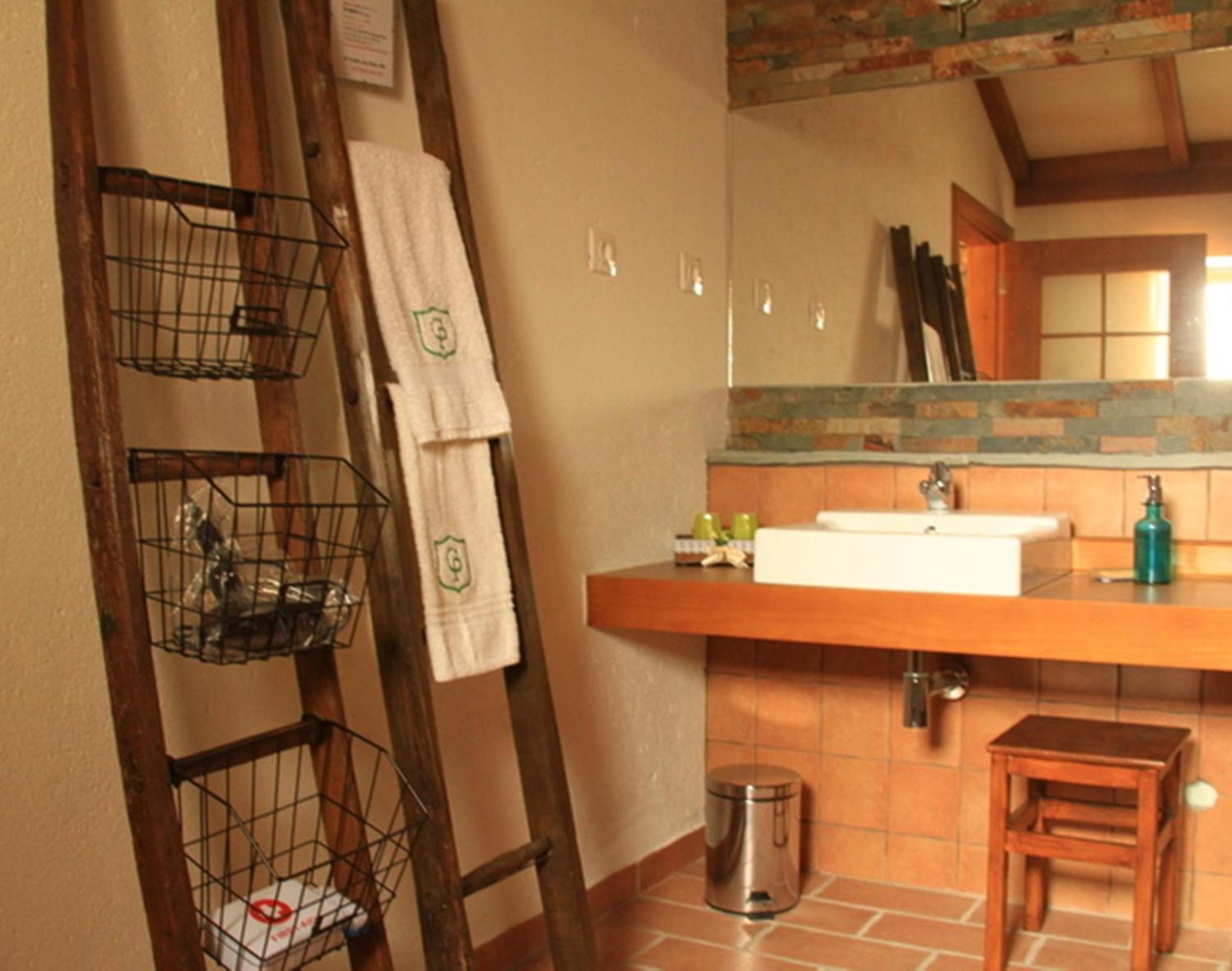 Twin Room - Disability Access photo 3
