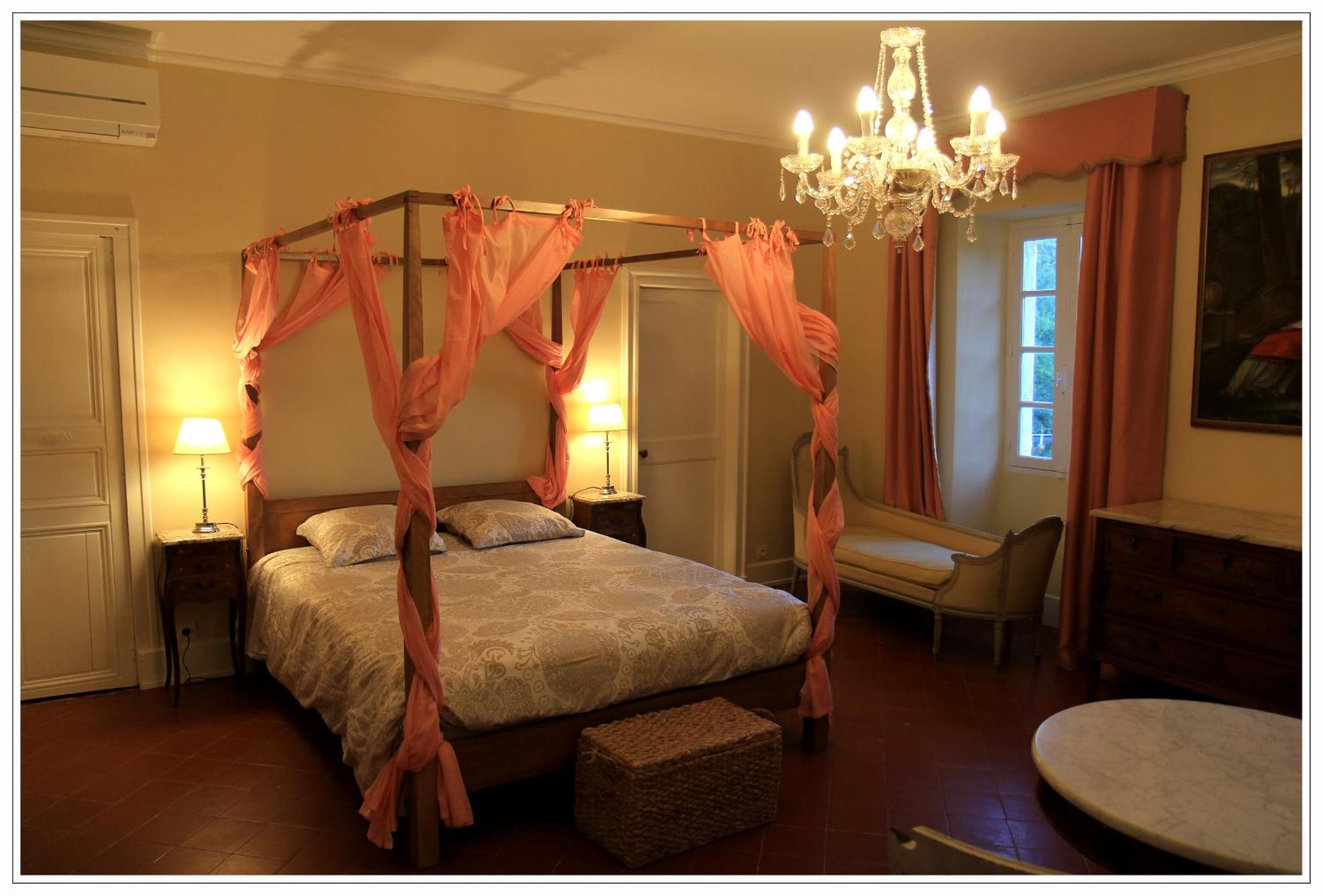 Queen Room with Garden View