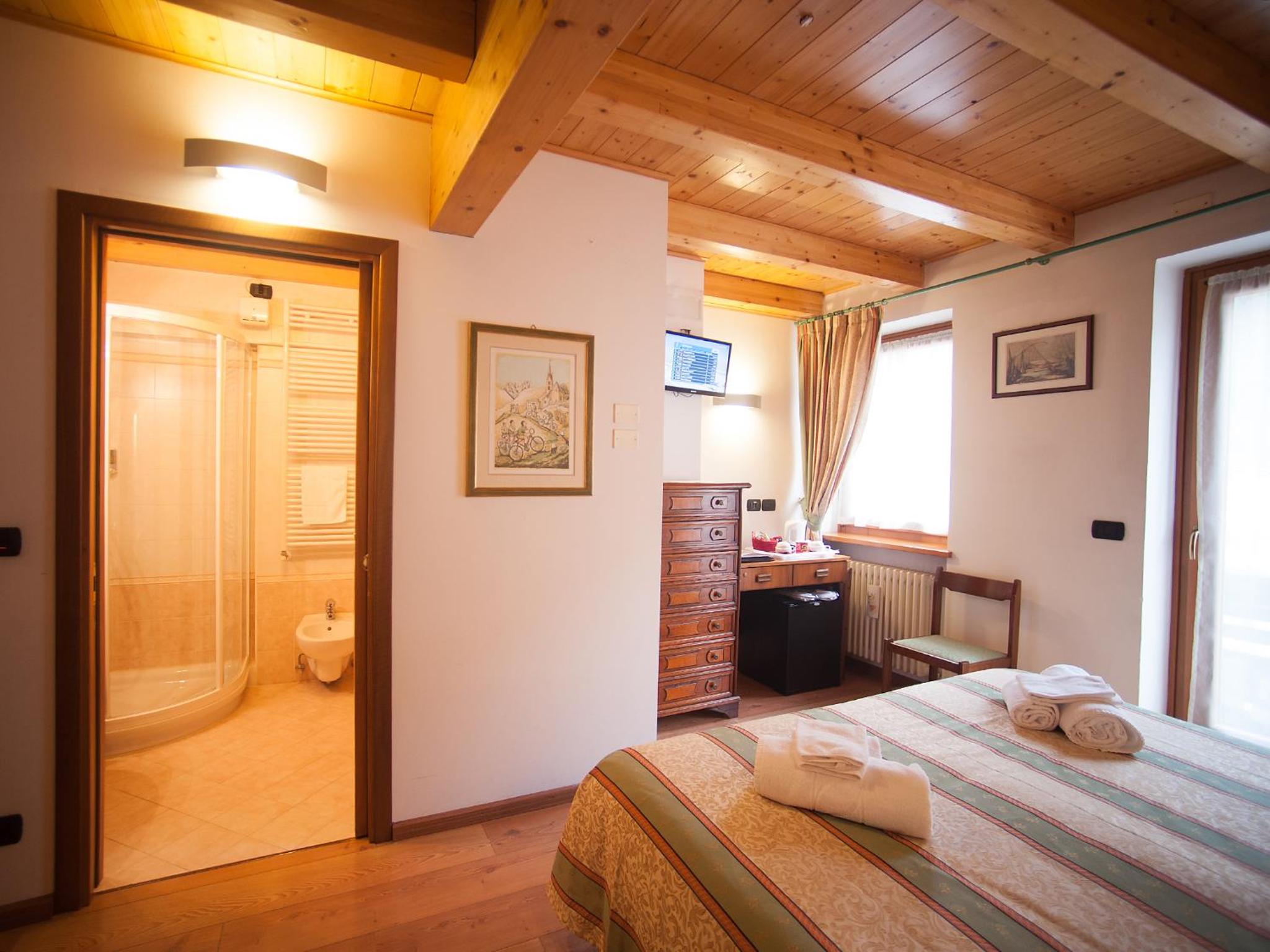 Double or Twin Room with Mountain View photo 1