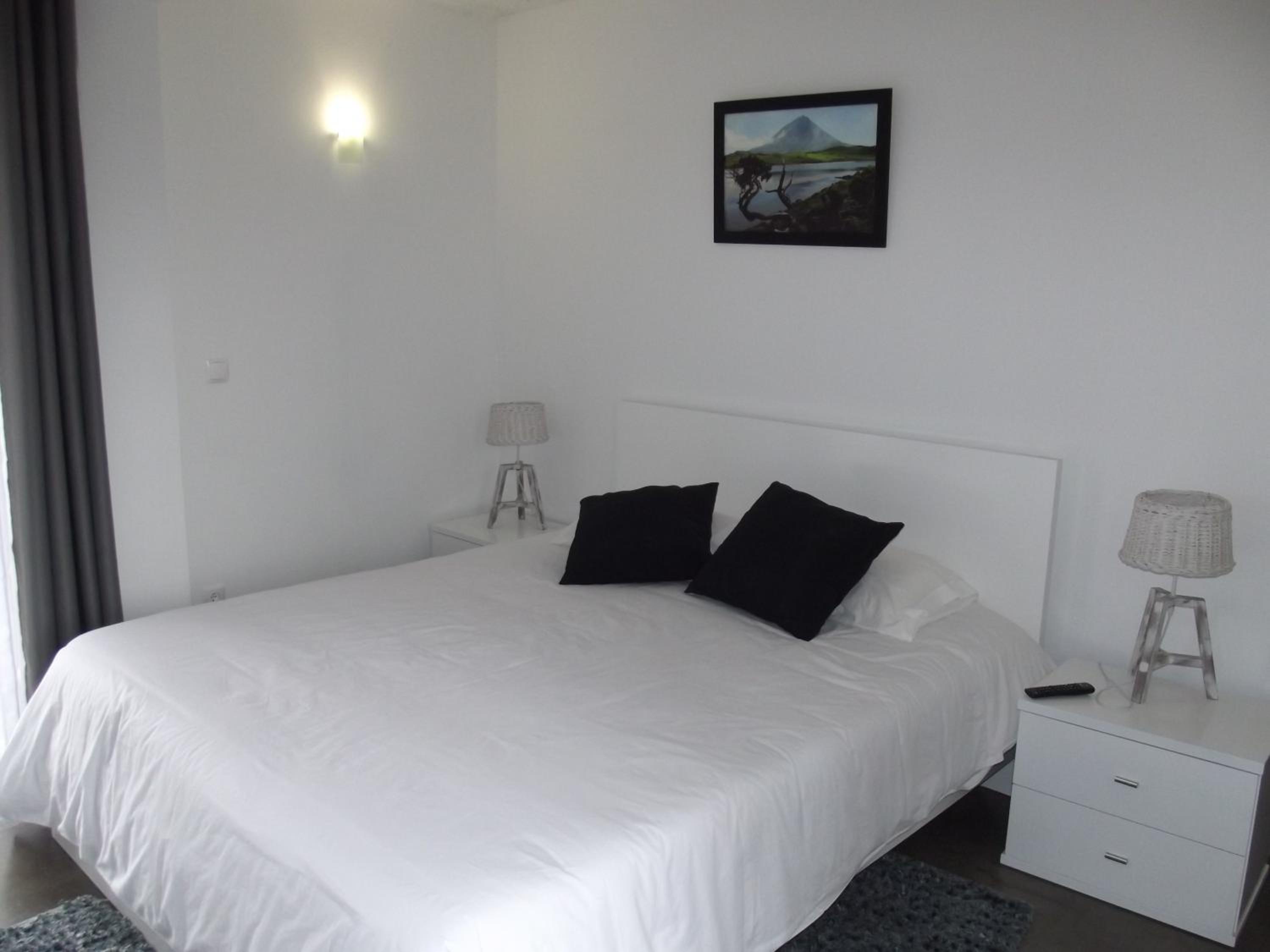 One-Bedroom Apartment with Balcony and Mountain View   - Photo 26