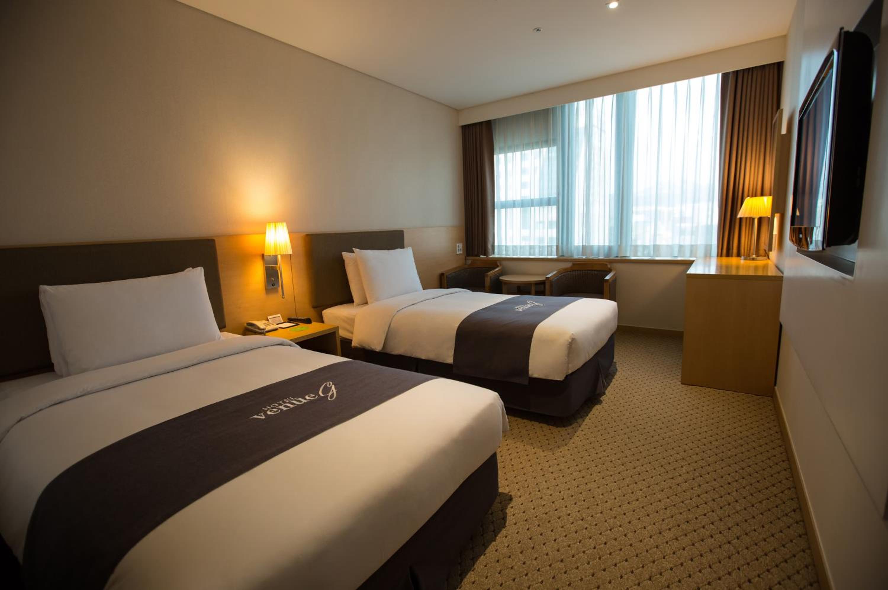 Superior Twin Room with Bath photo 1