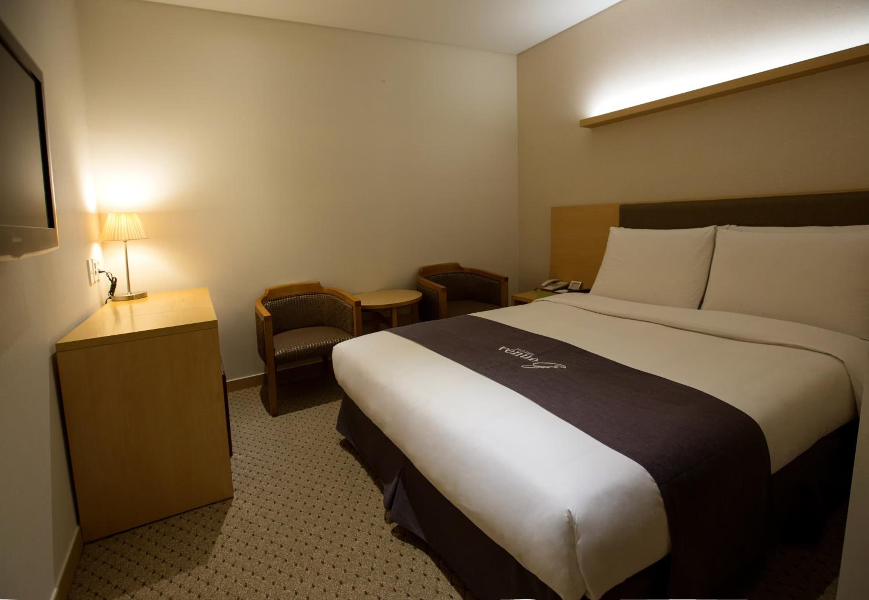 Budget Double Room (No Window) photo 1