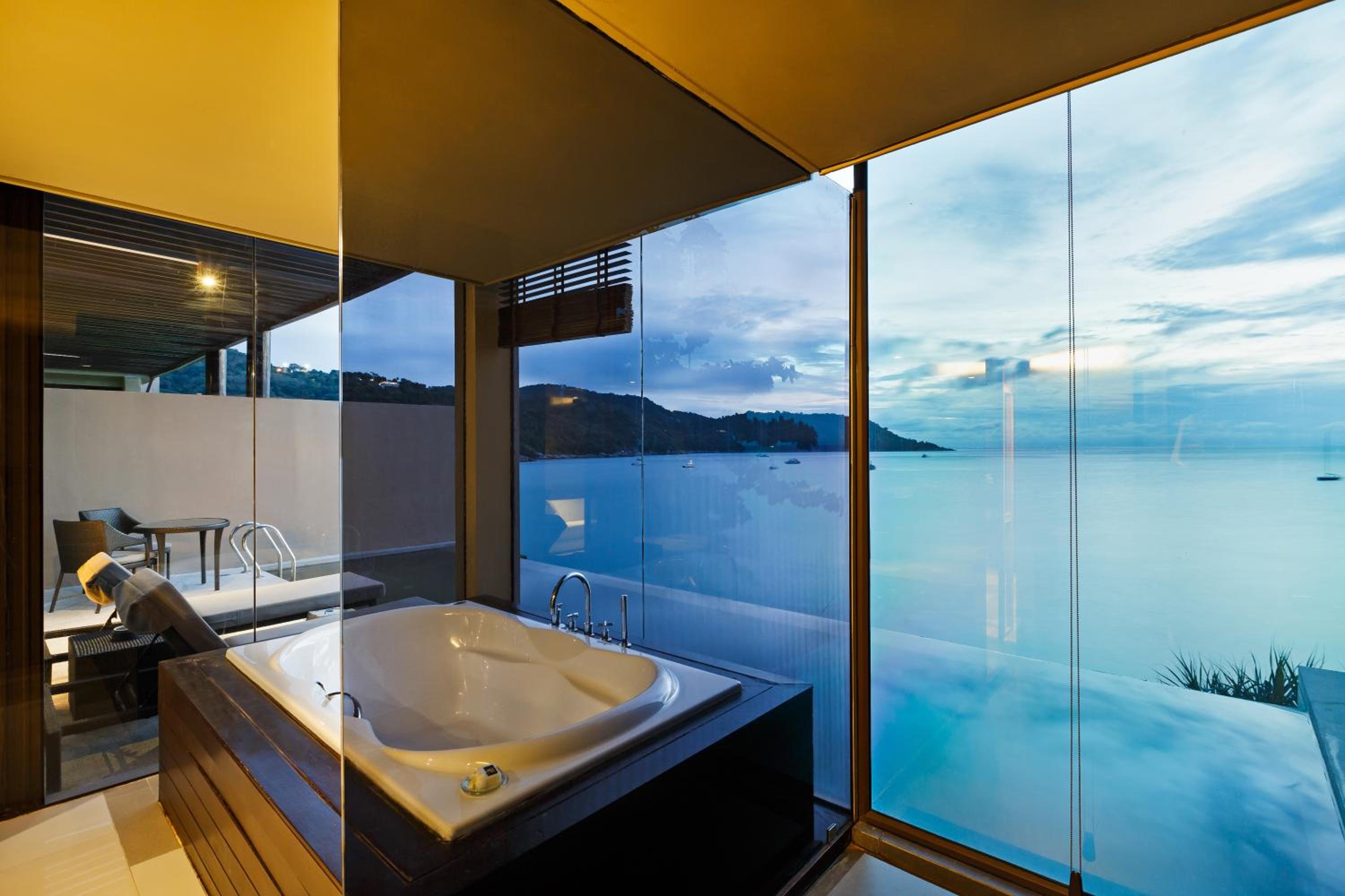 Deluxe Private Pool Suite - Photo 24