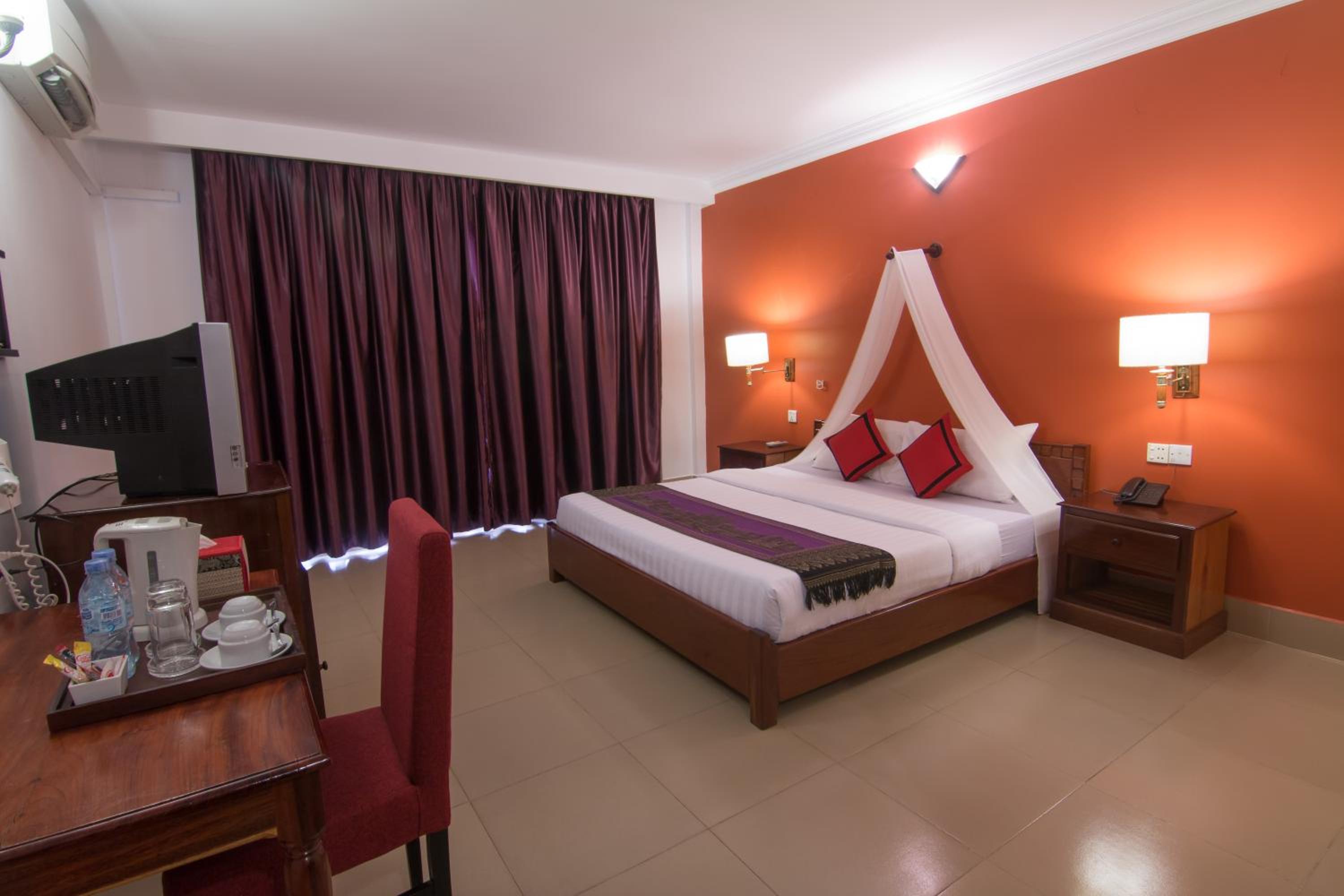 Superior Double Room with Balcony - Photo 6