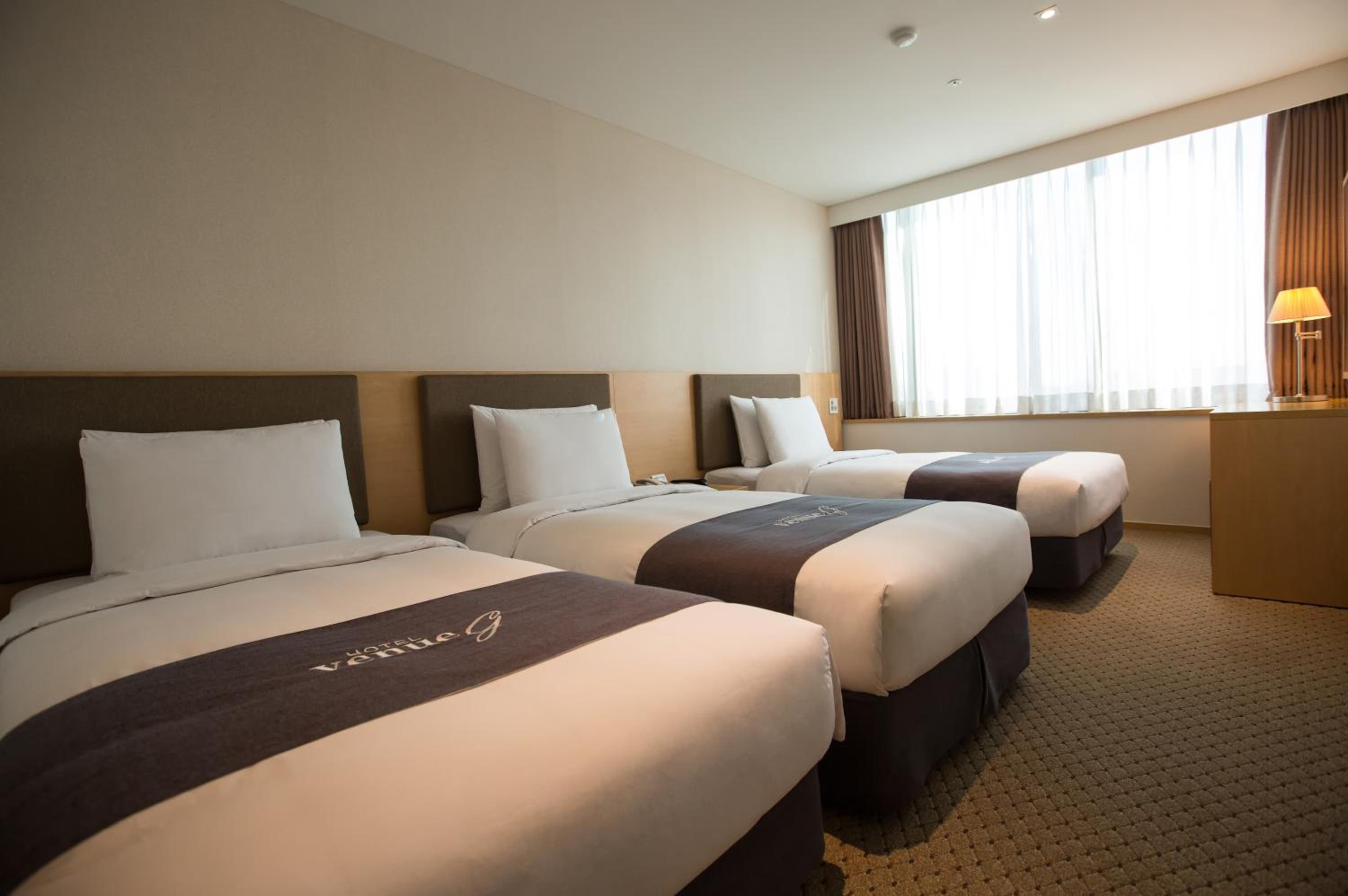 Deluxe Triple Room with Bath photo 1