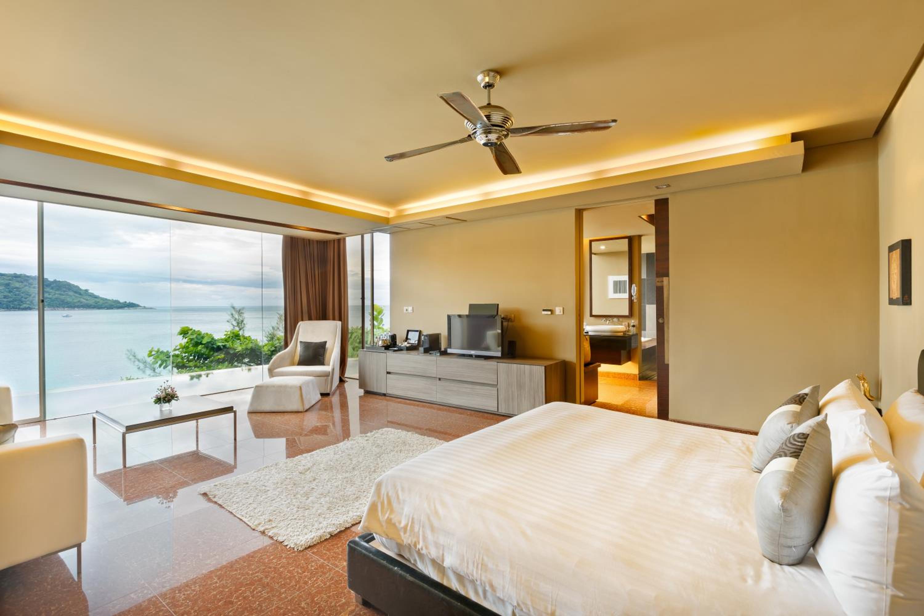 Grand Private Pool Suite - Photo 12