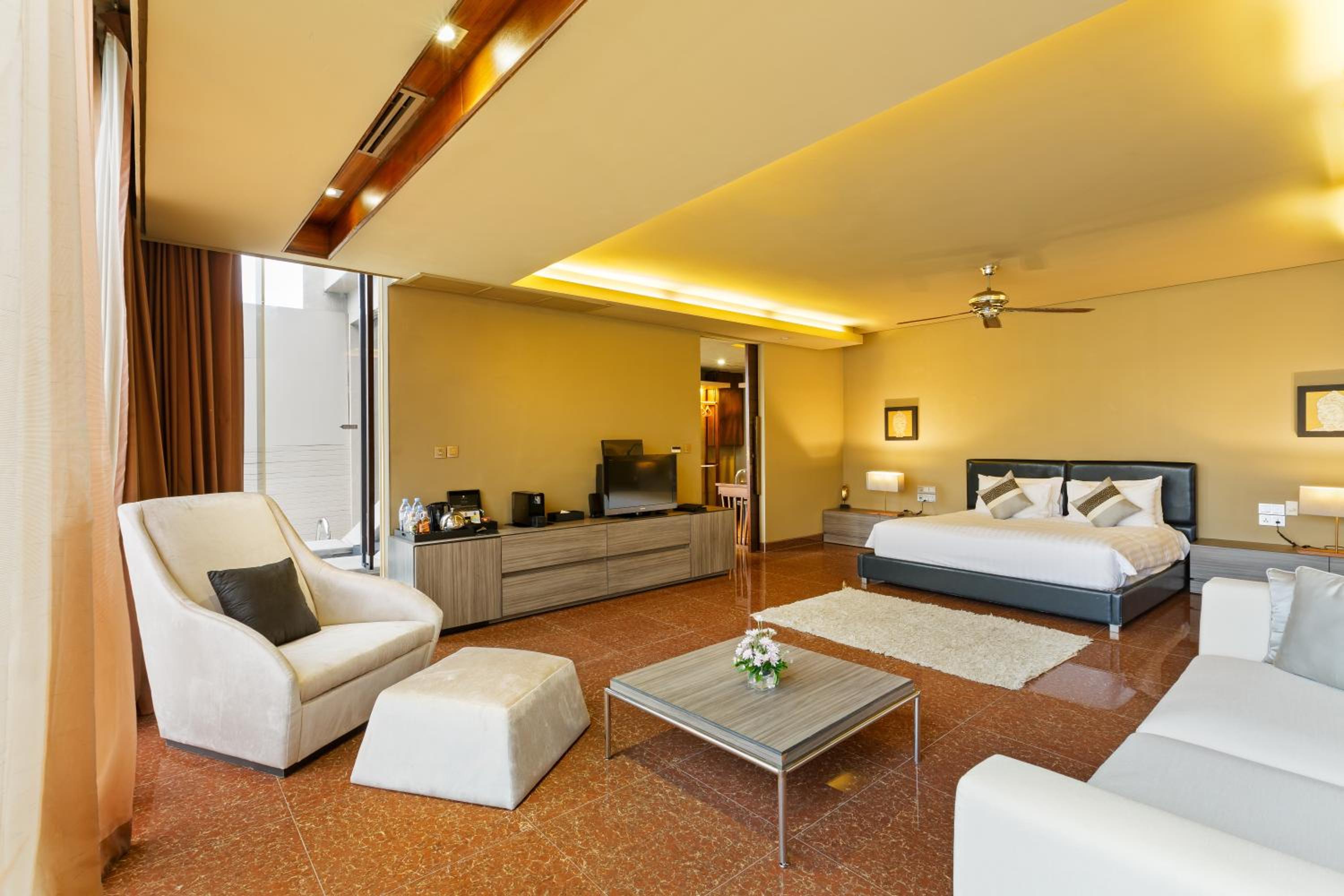 Grand Private Pool Suite - Photo 4