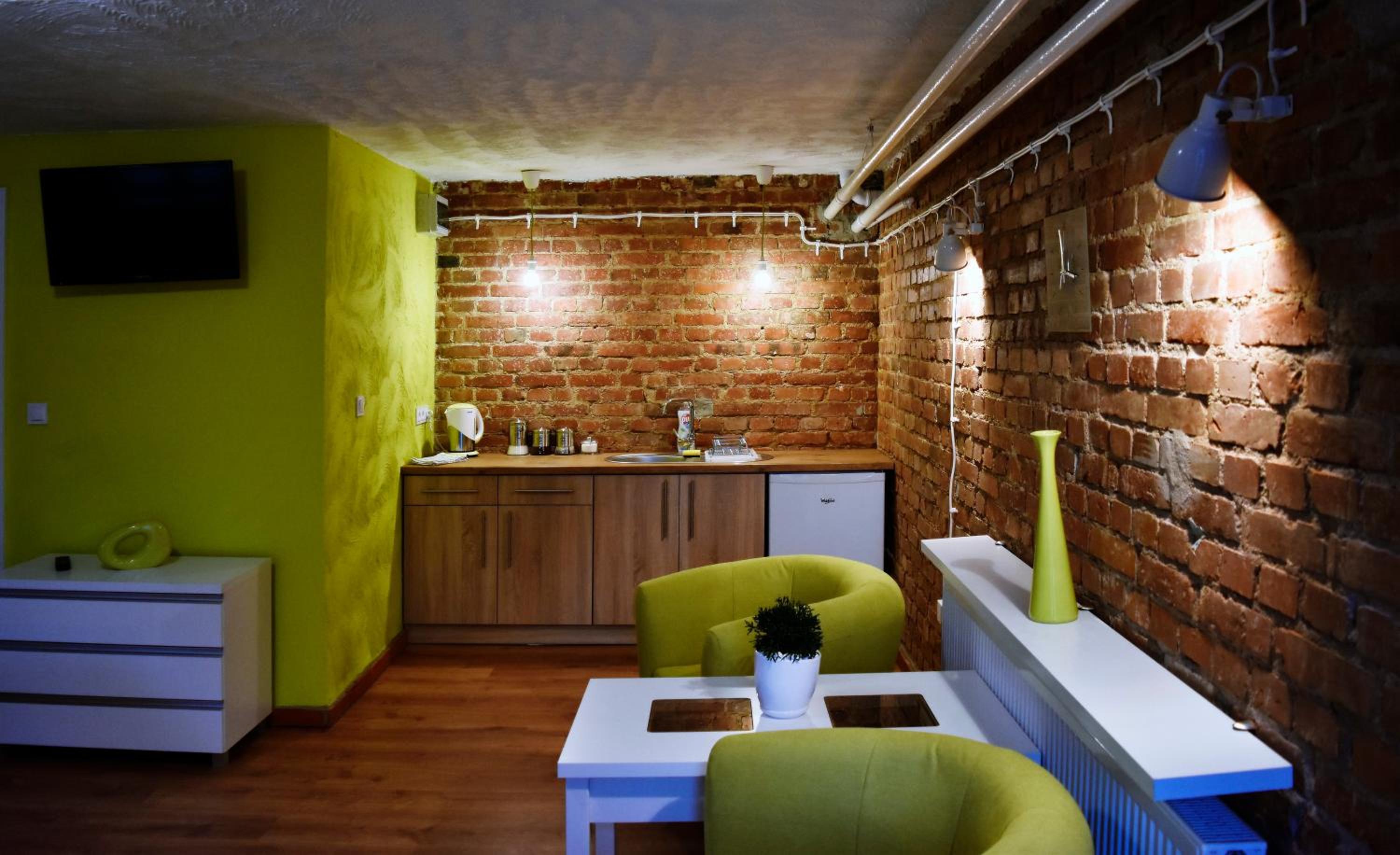 Double Room with Private Bathroom - Photo 26